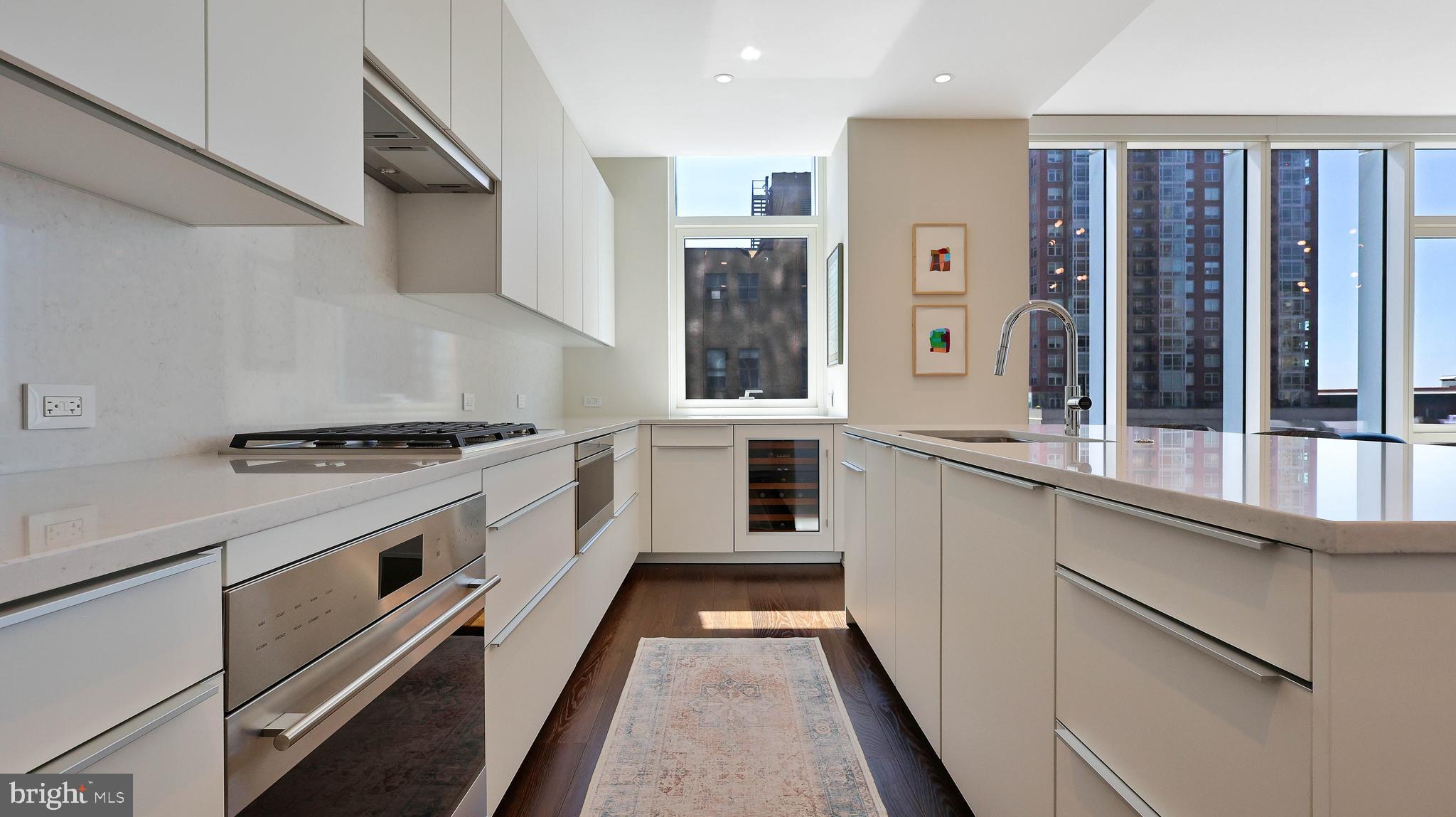 AVENUE OF THE ARTS - Residential