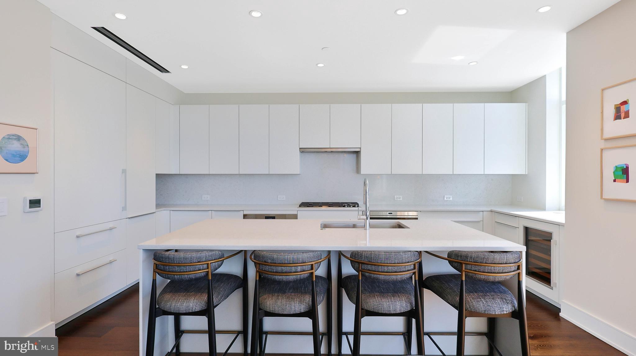 AVENUE OF THE ARTS - Residential