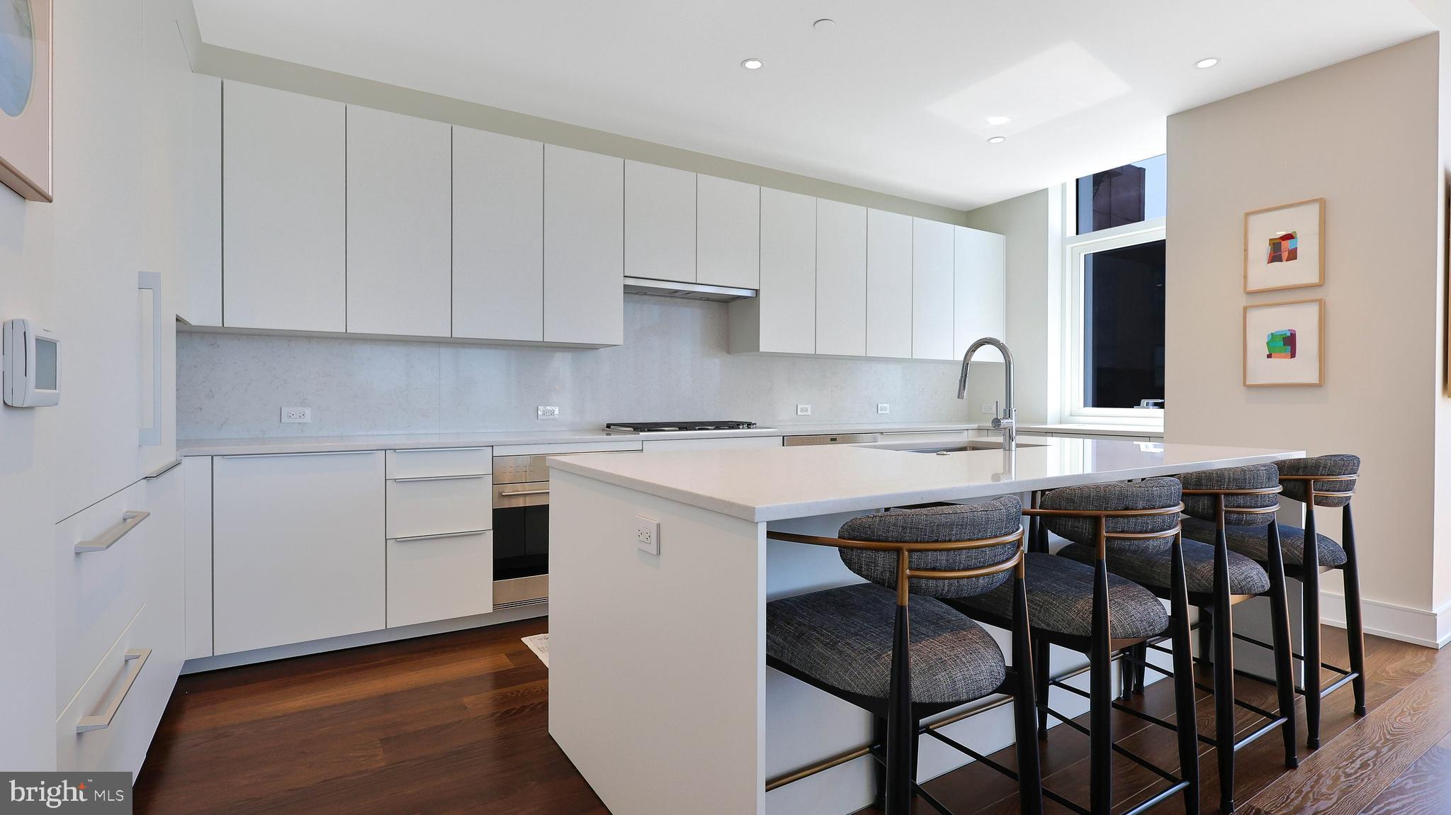AVENUE OF THE ARTS - Residential