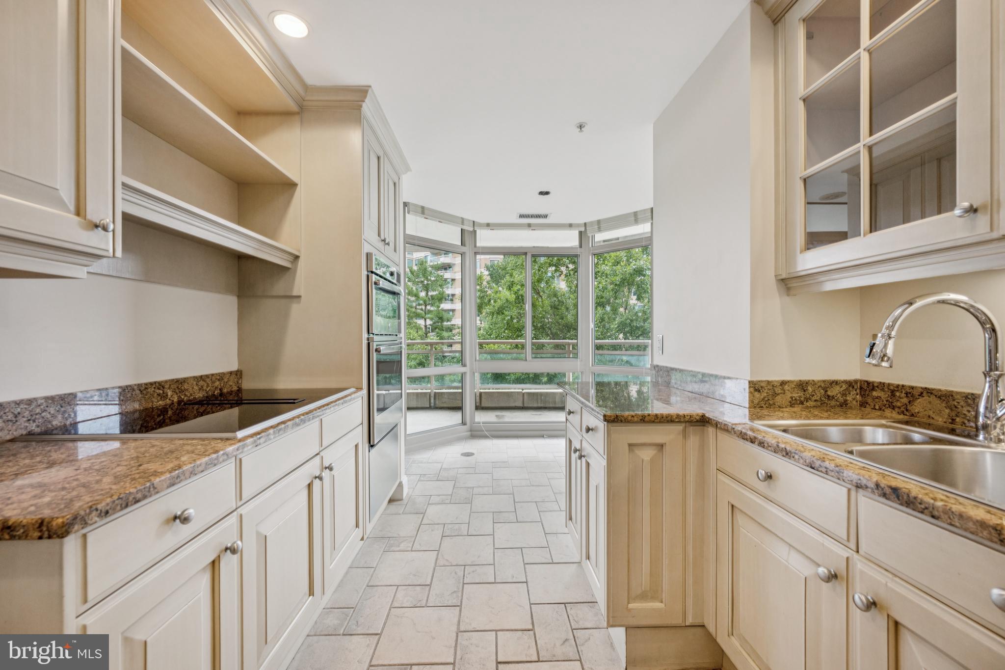 SOMERSET HOUSE CONDOS - Residential