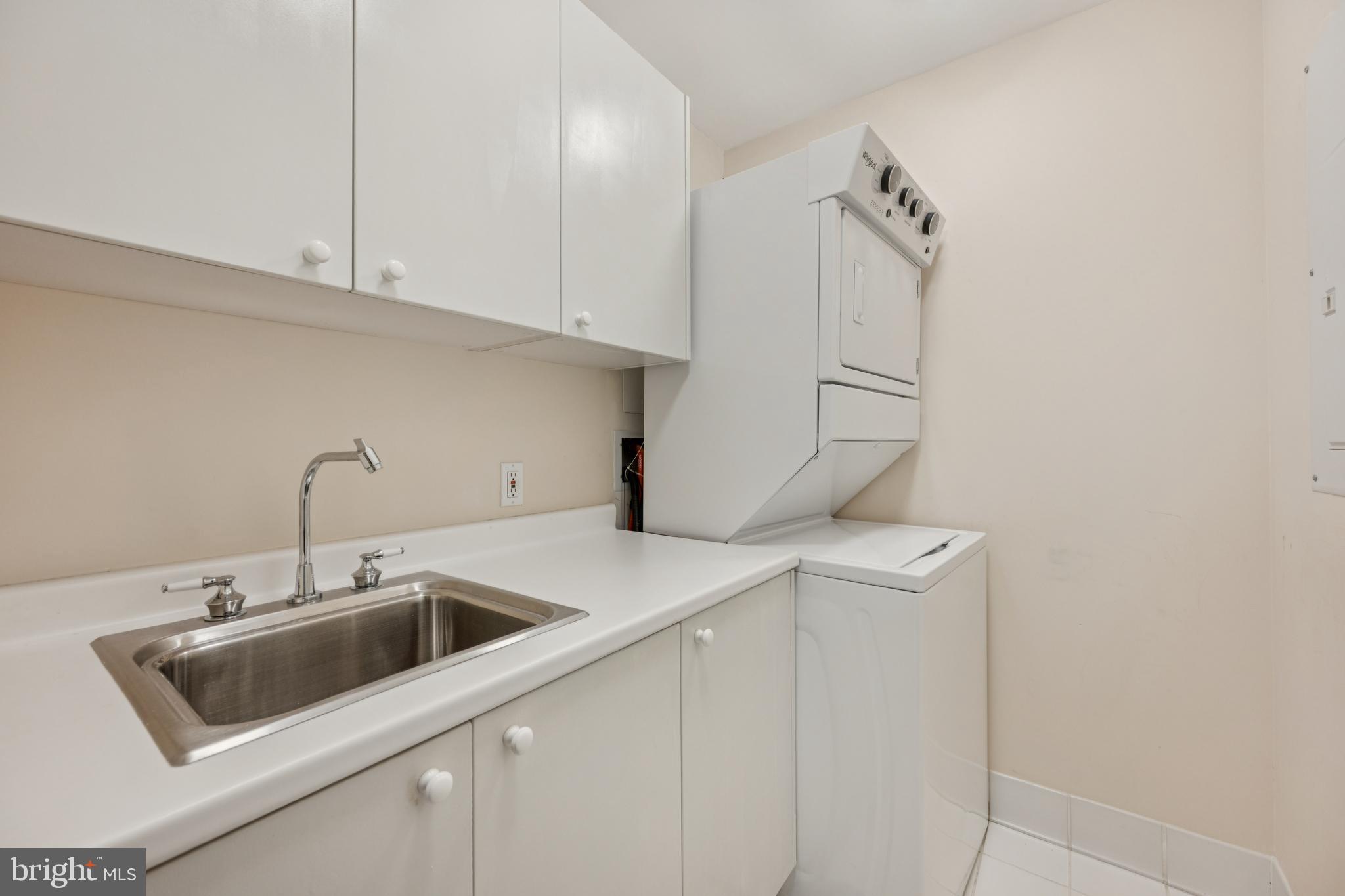 SOMERSET HOUSE CONDOS - Residential