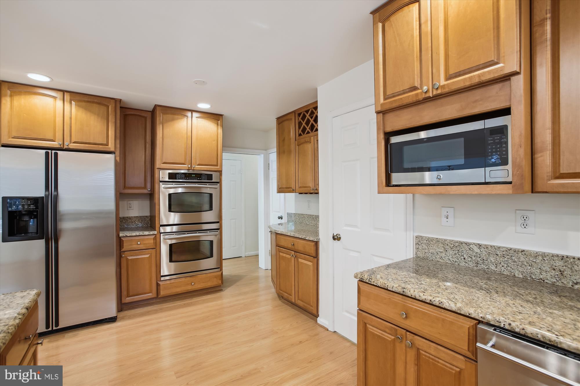 WELLINGTON HEIGHTS - Residential Lease