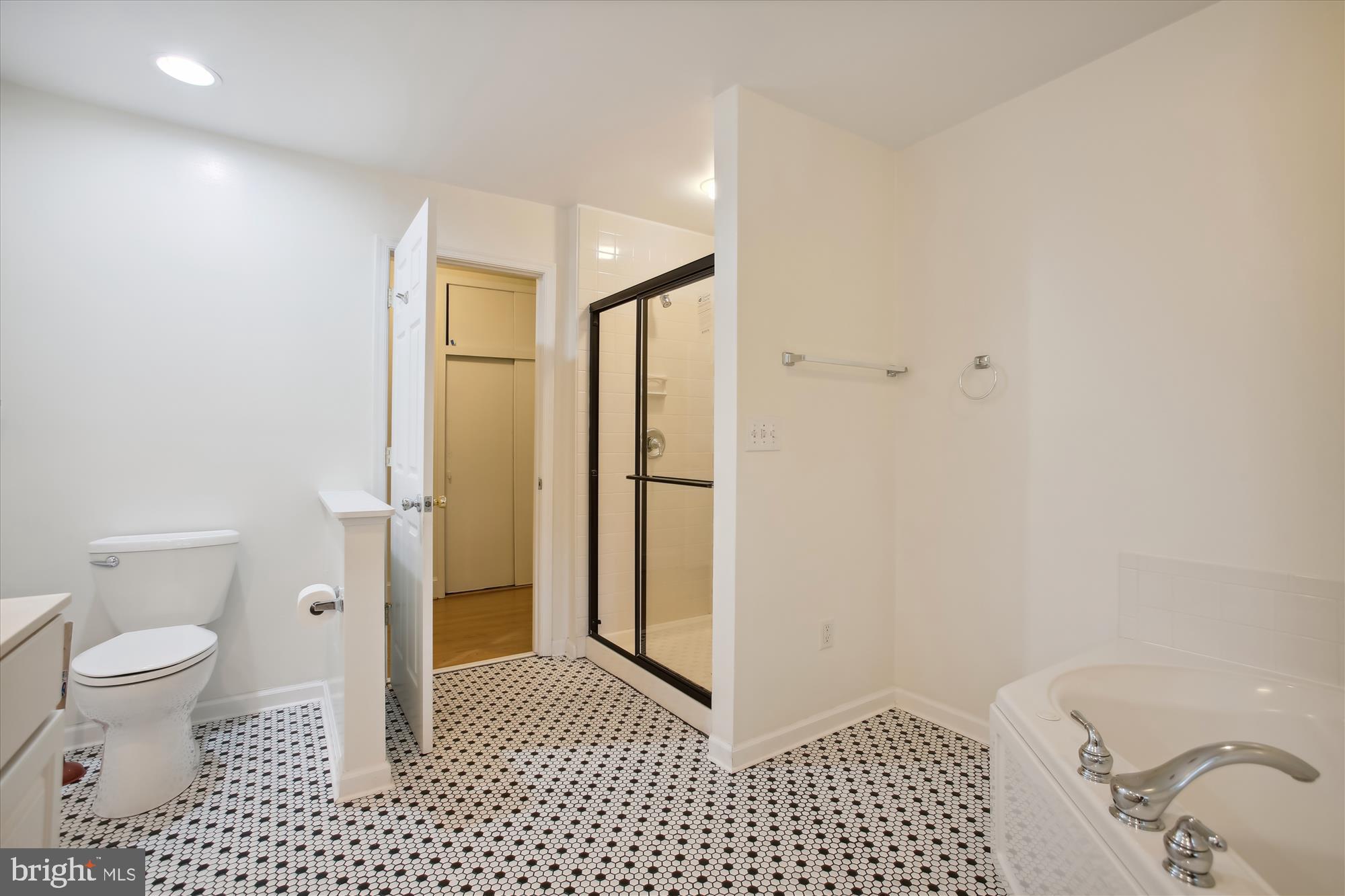 WELLINGTON HEIGHTS - Residential Lease