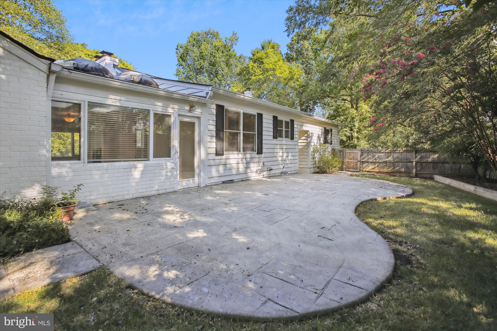 WELLINGTON HEIGHTS - Residential Lease
