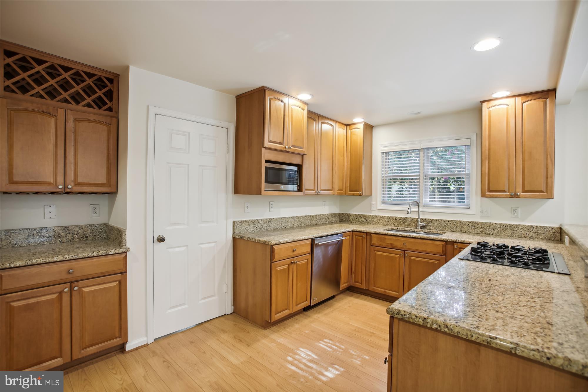 WELLINGTON HEIGHTS - Residential Lease