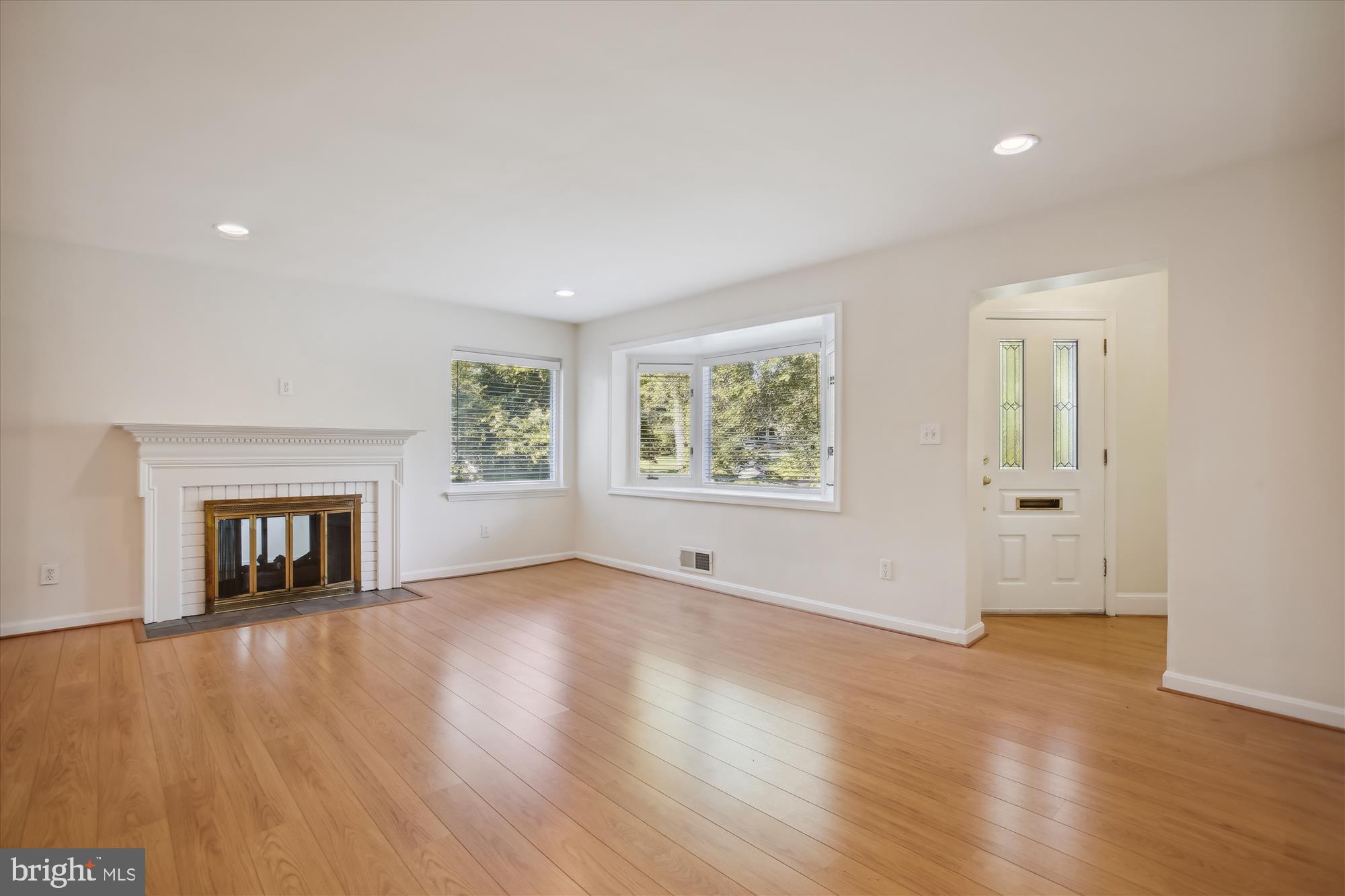 WELLINGTON HEIGHTS - Residential Lease