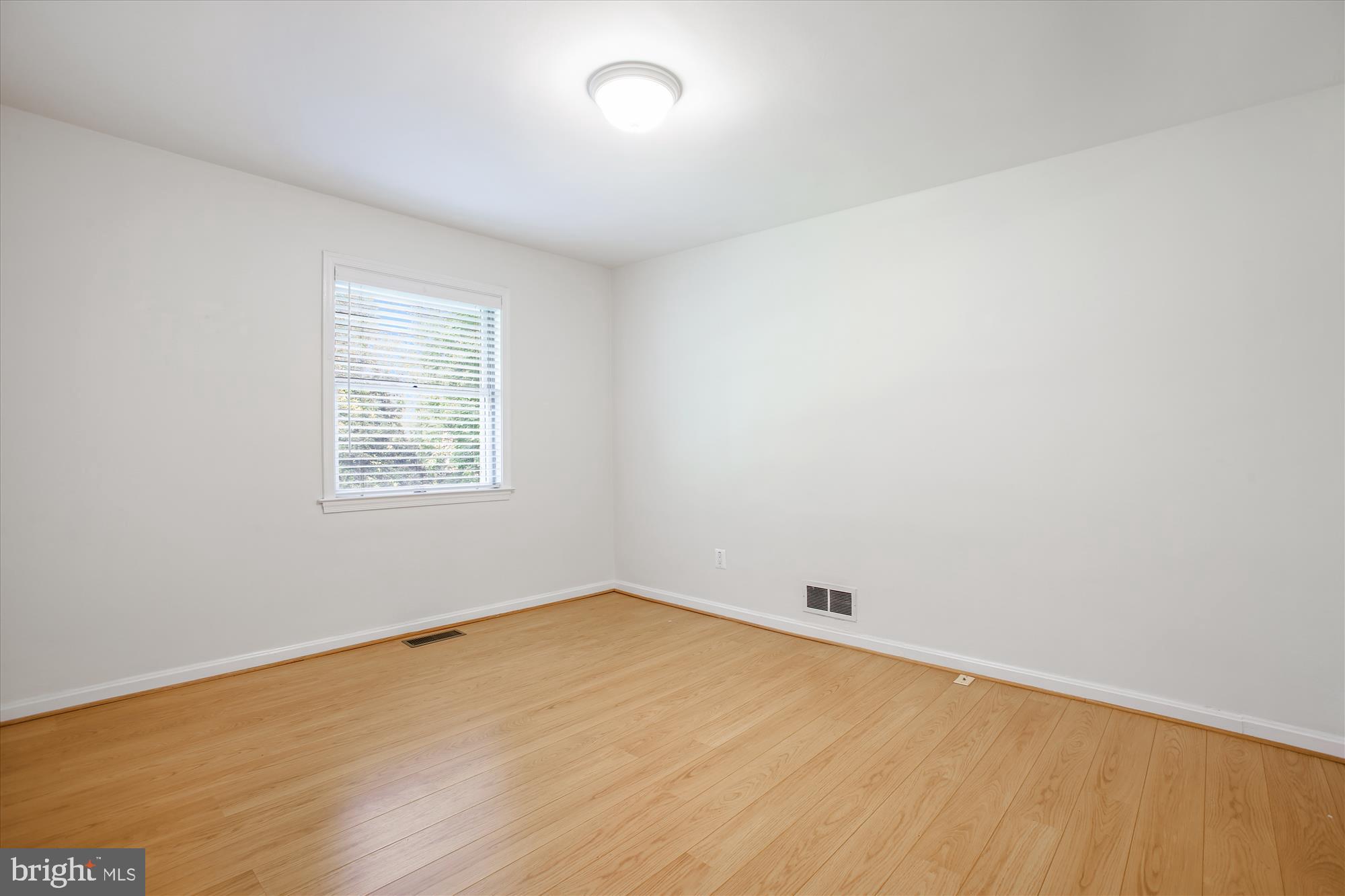 WELLINGTON HEIGHTS - Residential Lease