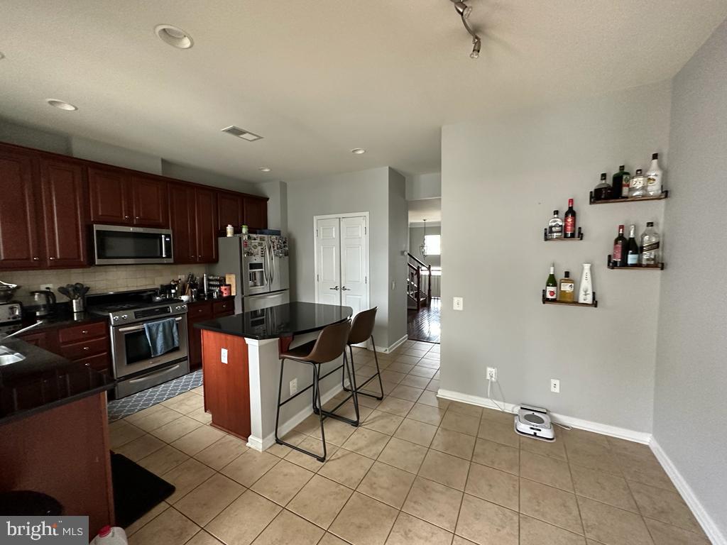 BRAMBLETON LANDBAY 2 - Residential Lease