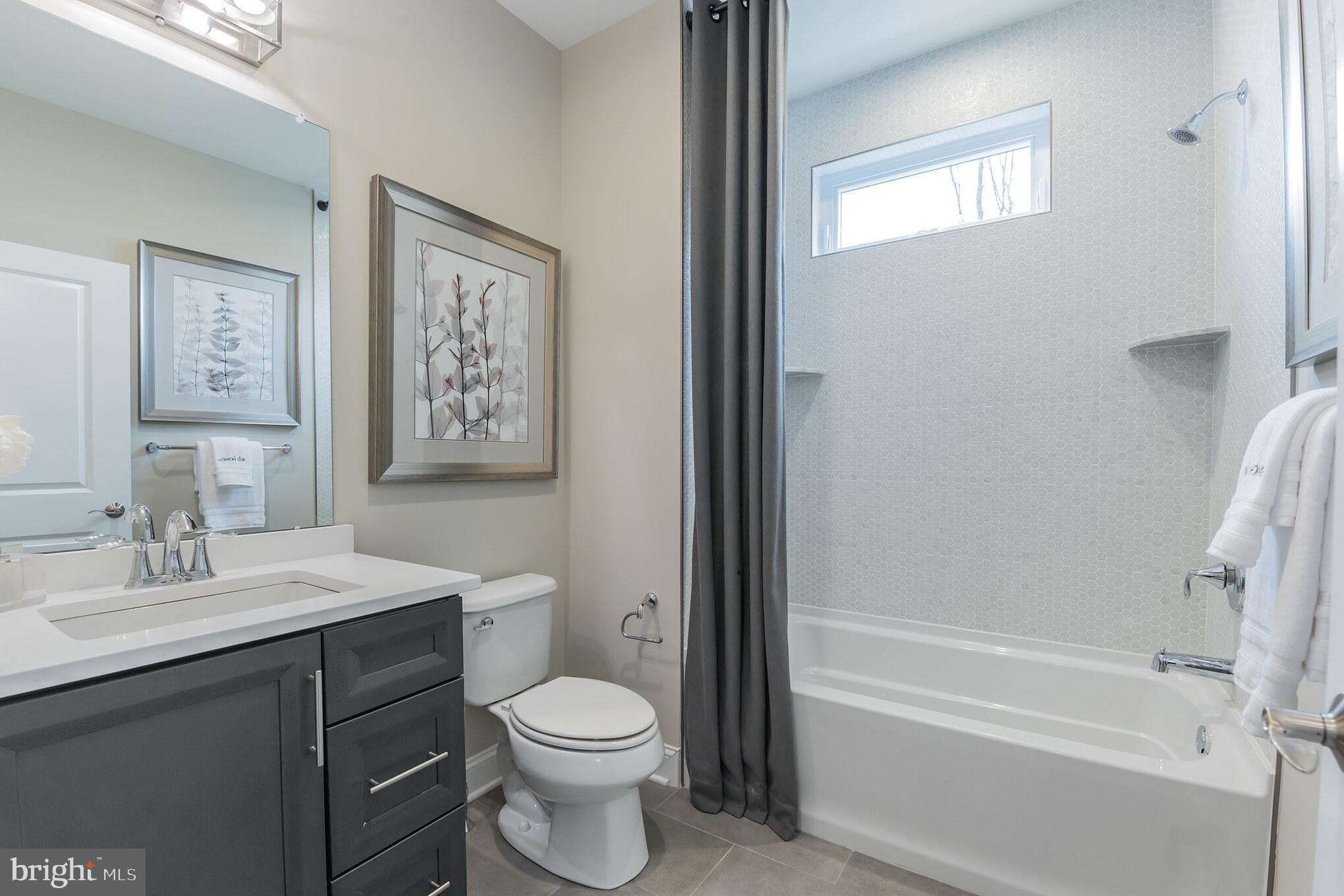 LAUREL CROSSING - Residential