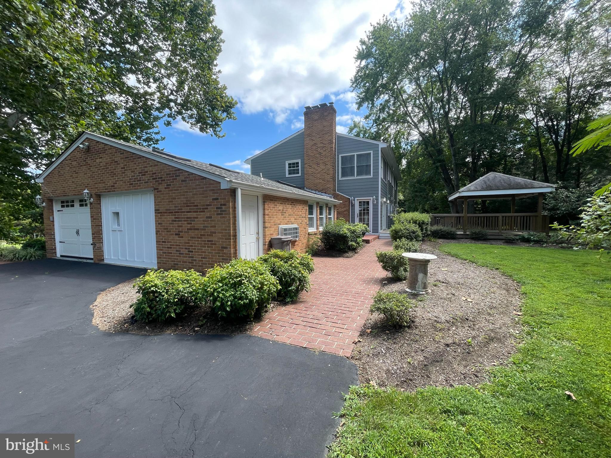FOX LAKE - Residential