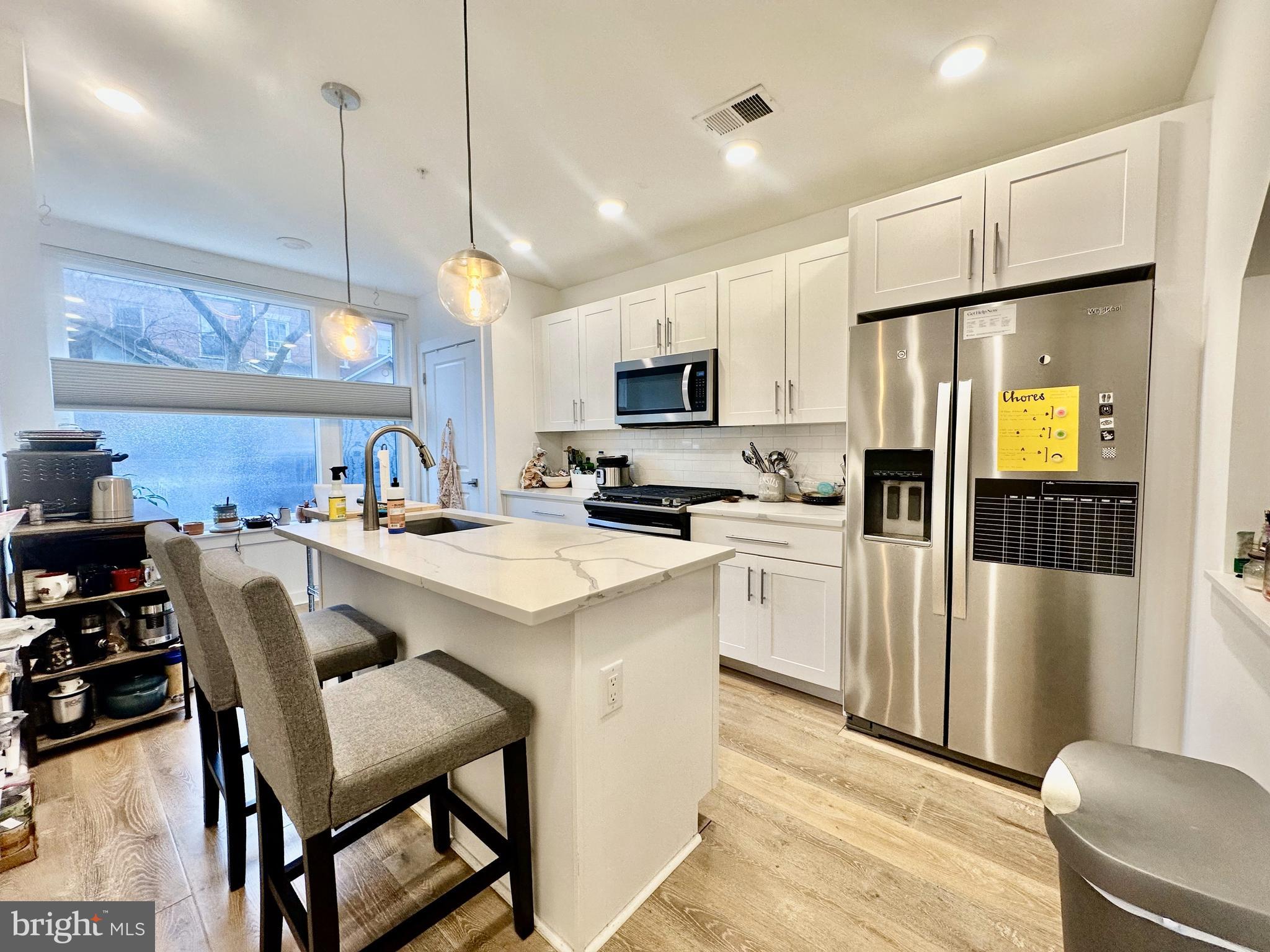 UNIVERSITY CITY - Residential Lease