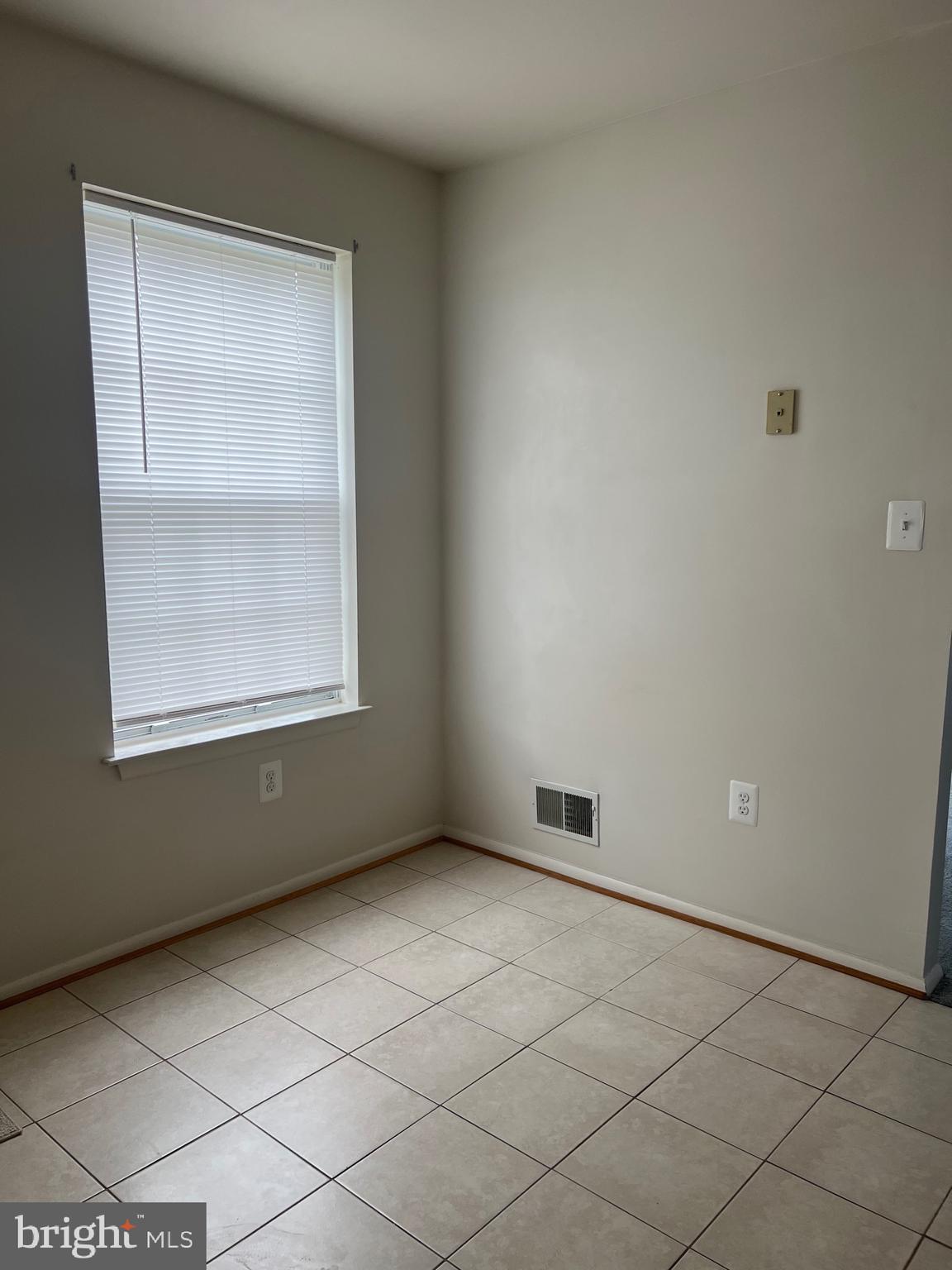 CRESTWOOD VILLAGE - Residential Lease