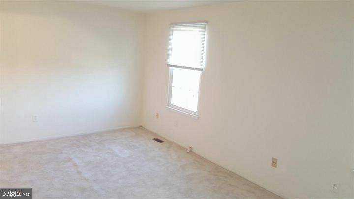 DERWOOD STATION - Residential Lease