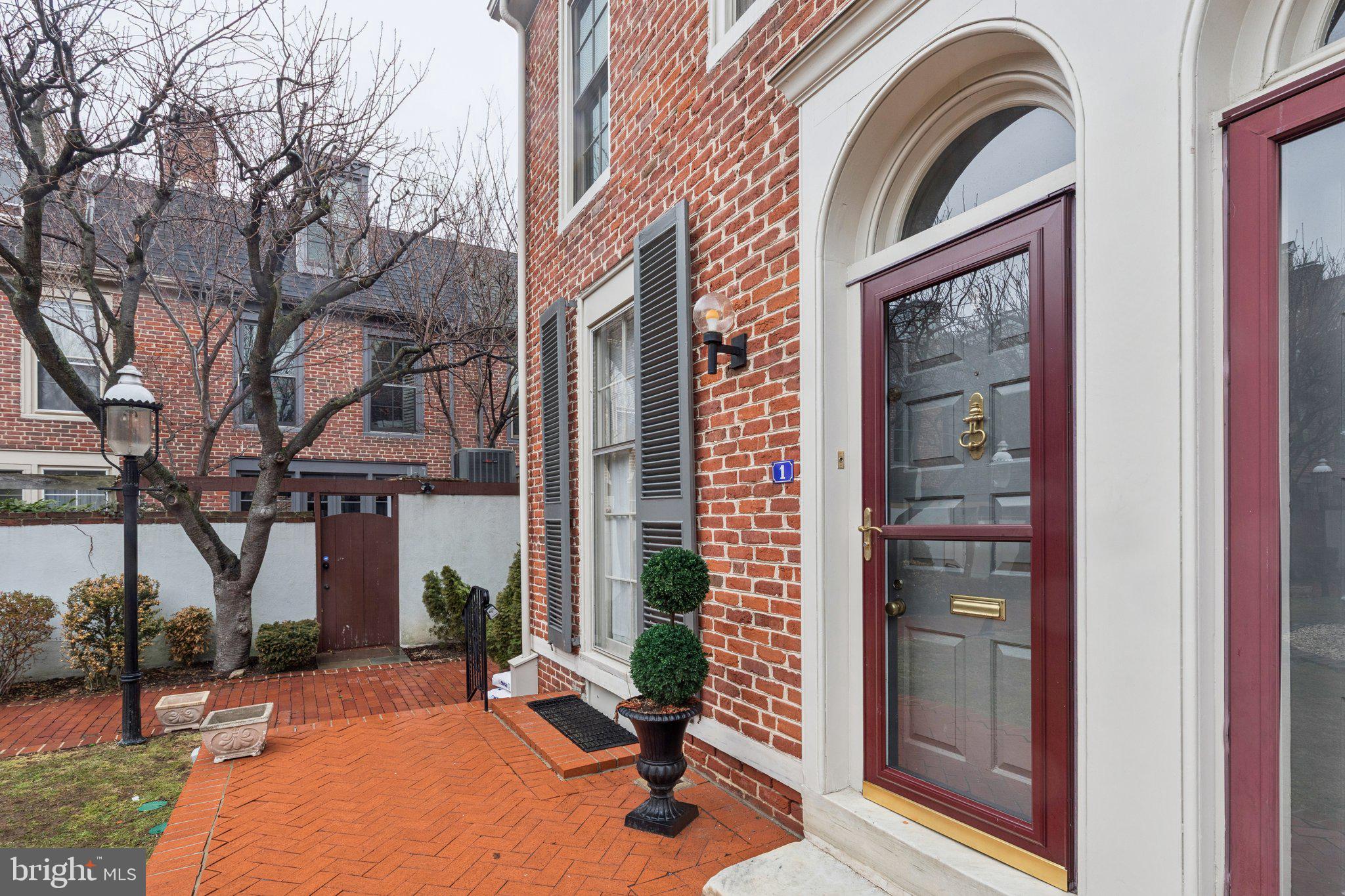 SOCIETY HILL - Residential