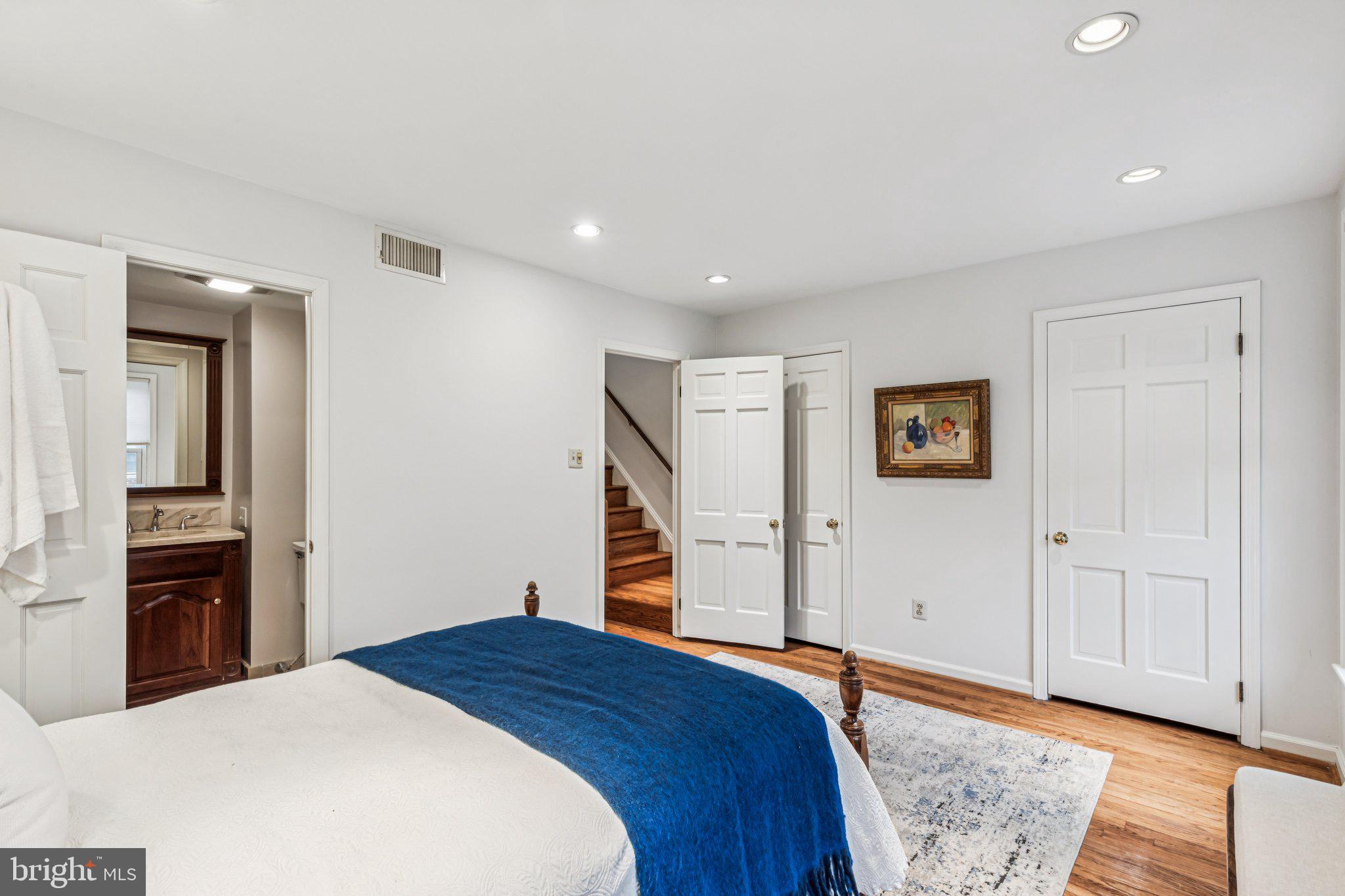 SOCIETY HILL - Residential