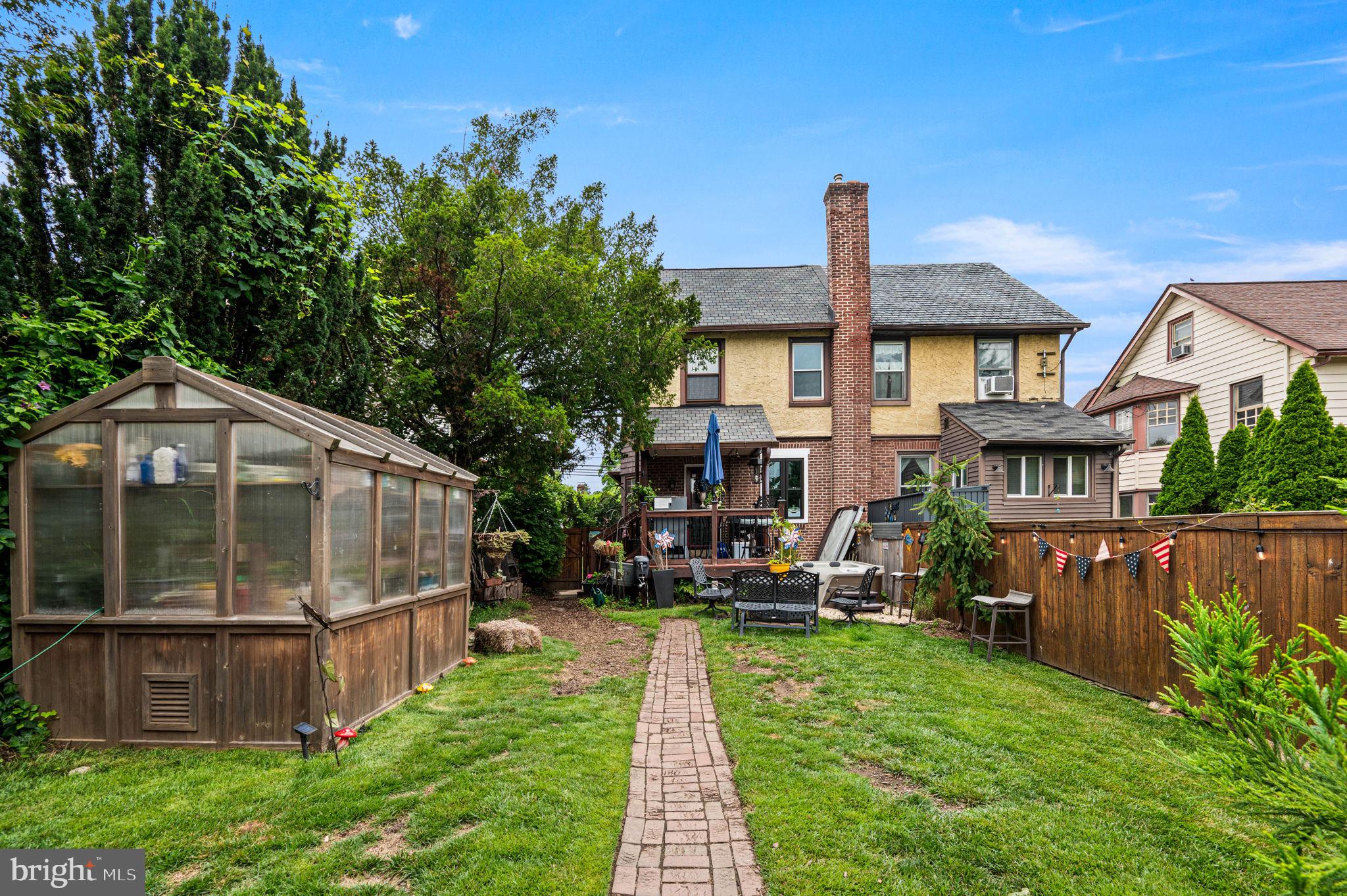 CHELBOURNE PLAZA - Residential