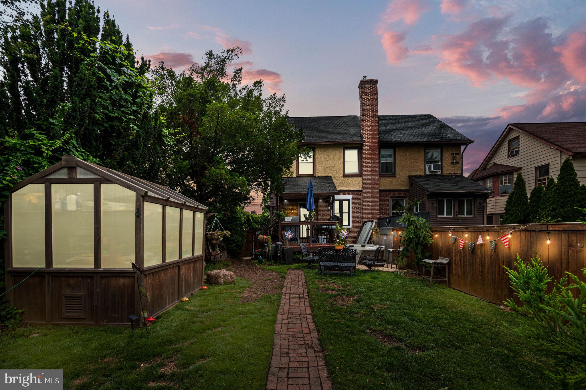 CHELBOURNE PLAZA - Residential