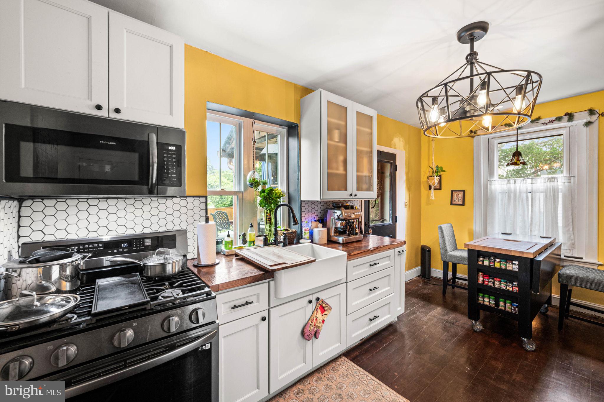 CHELBOURNE PLAZA - Residential