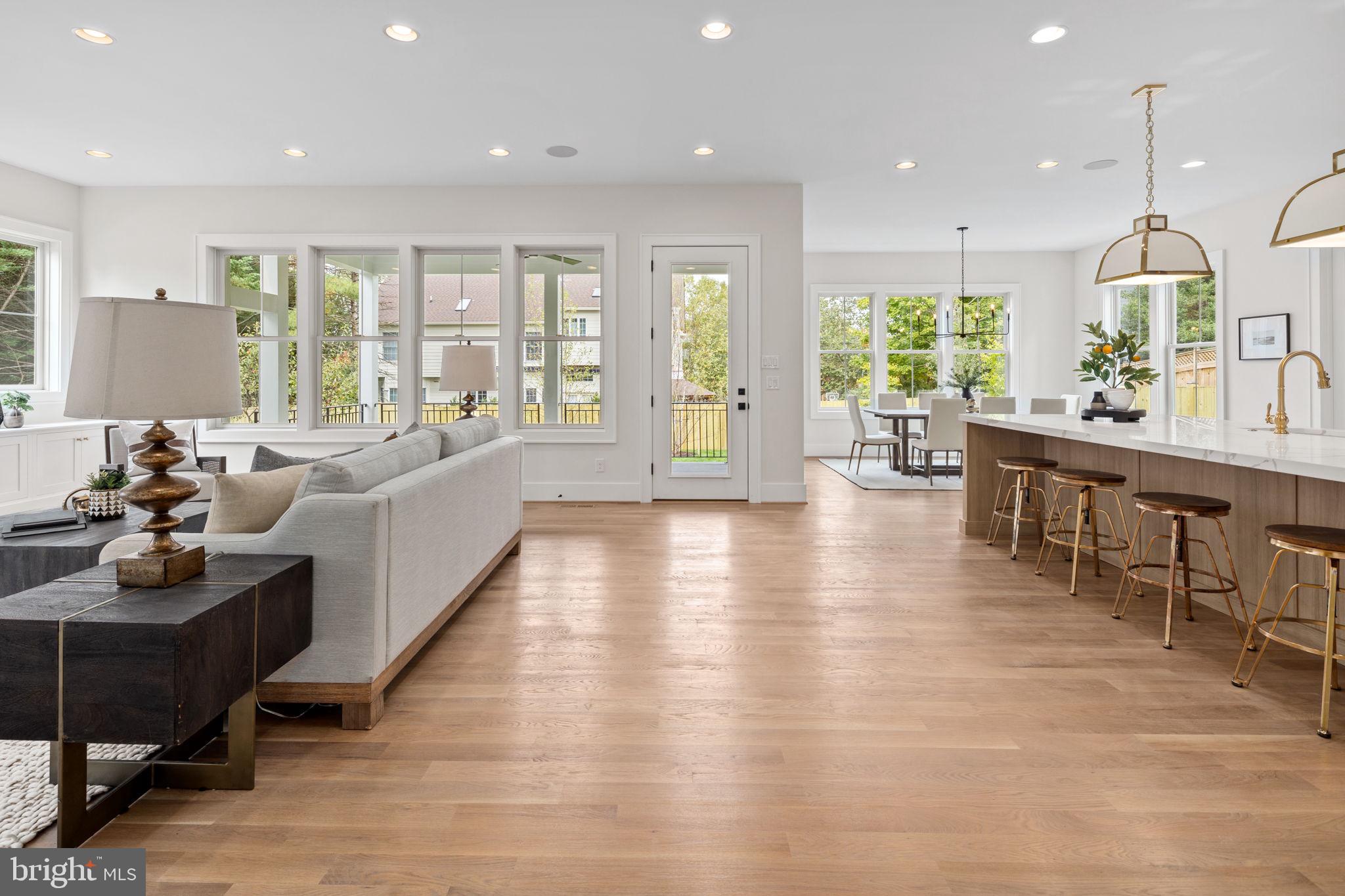 LARCHMONT TERRACE - Residential