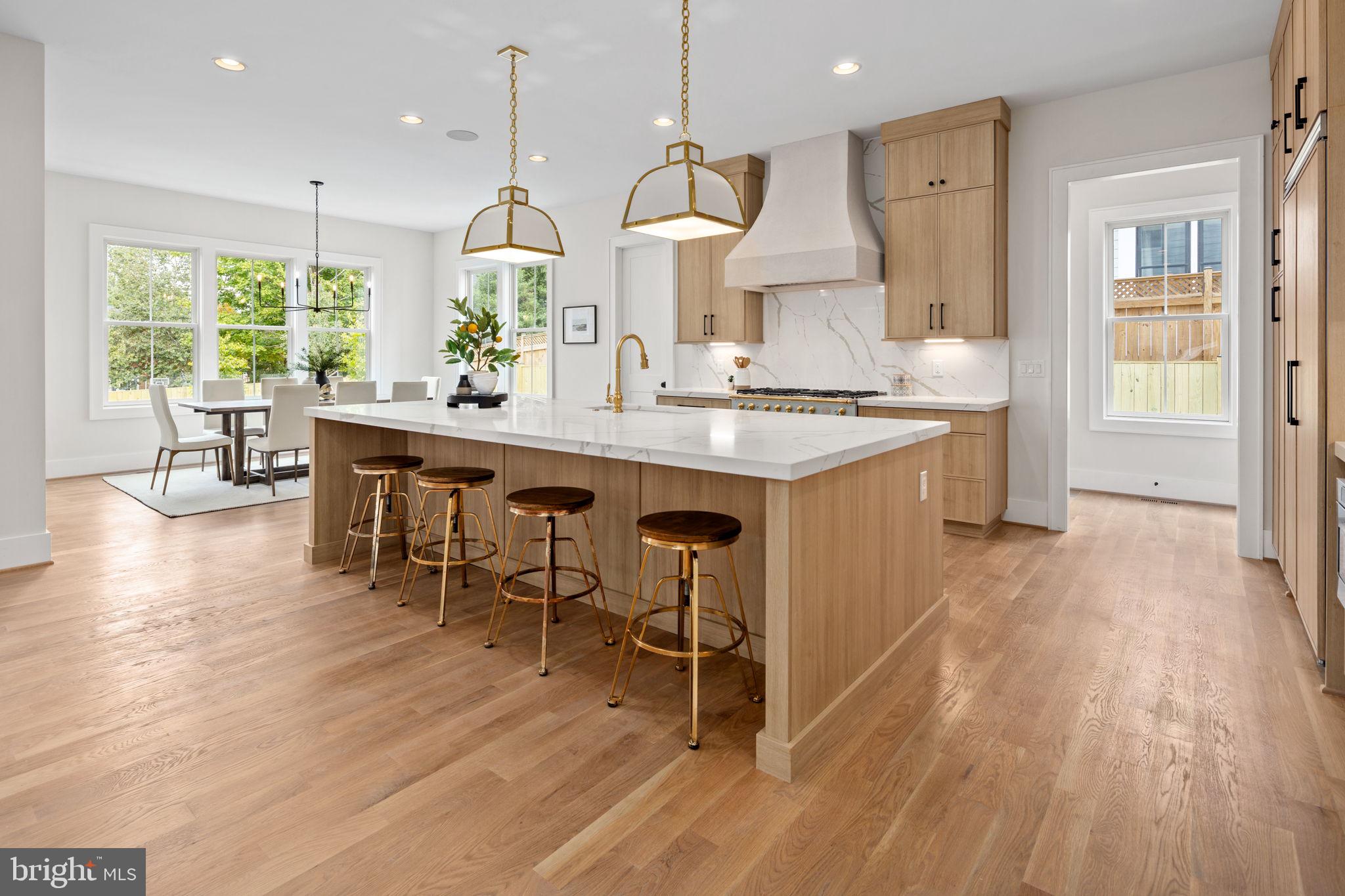 LARCHMONT TERRACE - Residential