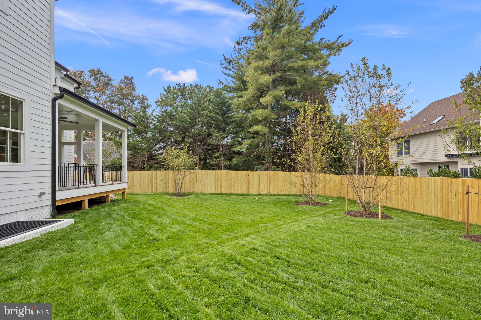 LARCHMONT TERRACE - Residential