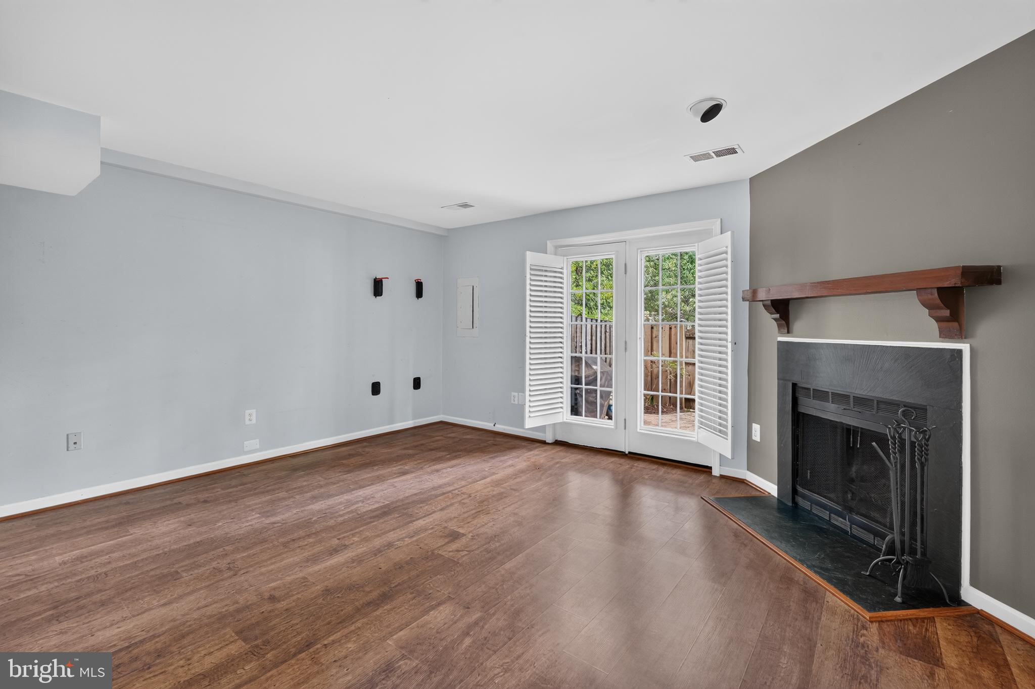 DOMINION SQUARE - Residential