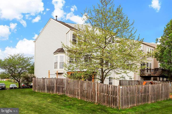 RIVERSIDE STATION - Residential Lease