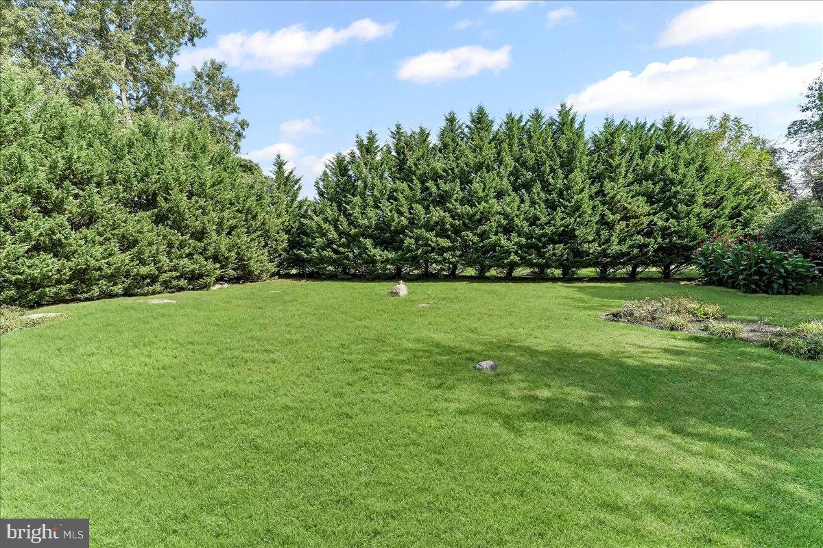 PONDVIEW - Residential