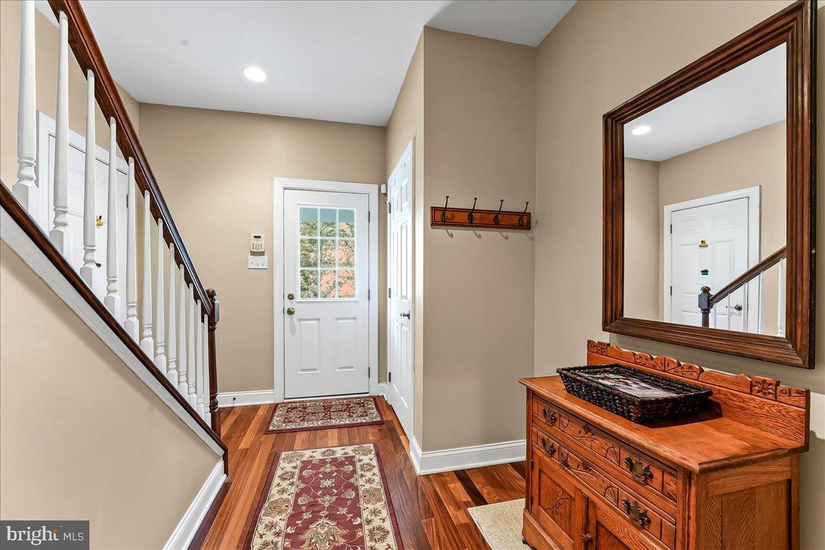 PONDVIEW - Residential