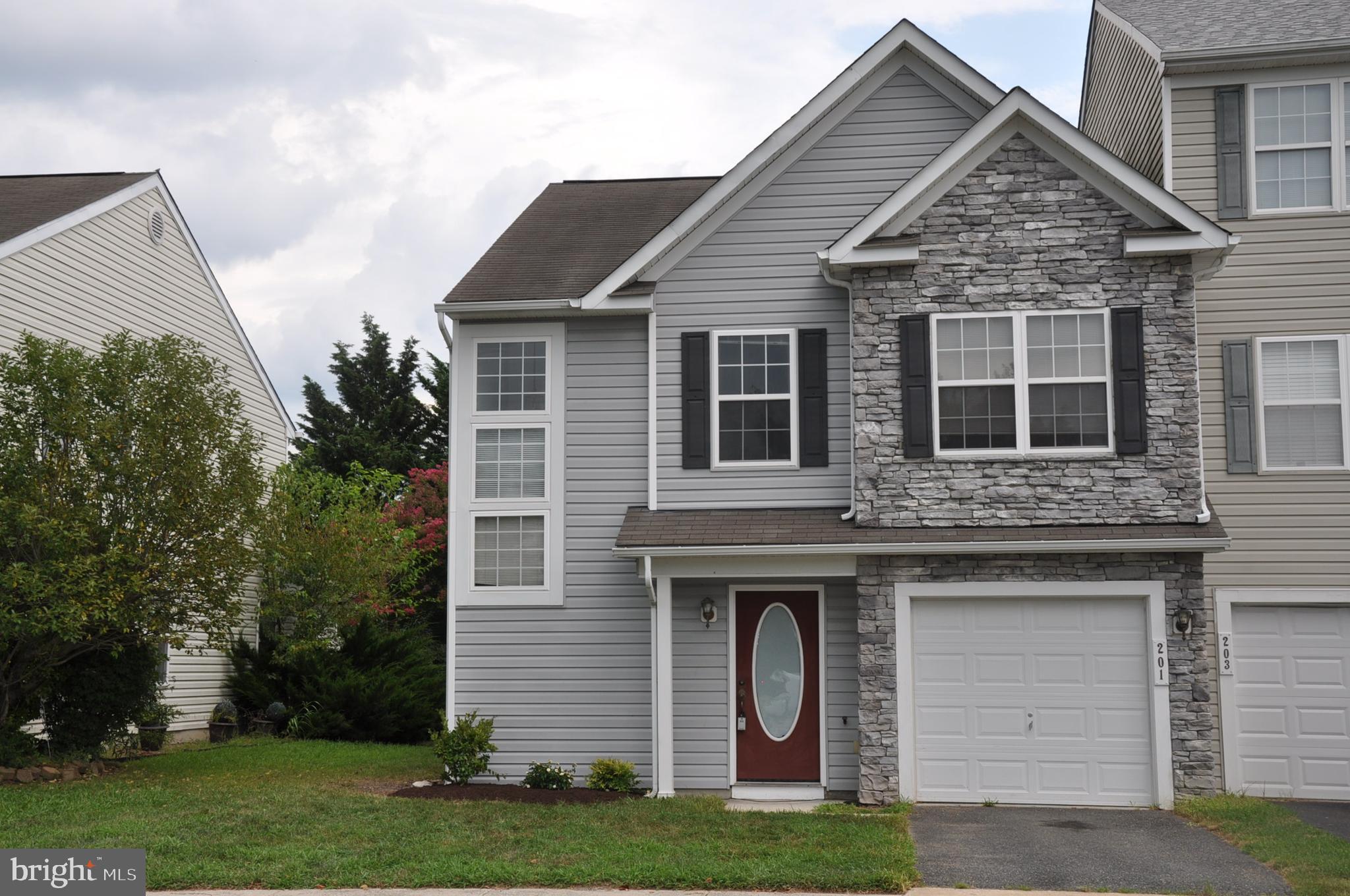 Convenient to Downtown Cambridge, this 3 Bedroom, 2.5 Bath townhouse with Renovated Kitchen, Granite Counters, New Appliances, New LTV Flooring on the first floor, New Blinds, and Move-In Ready.  Spacious rooms, and sizeable backyard provides amble space for indoor/outdoor living.  Come take a look, you won't be disappointed.