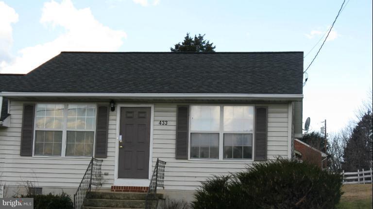 Two-bedroom duplex with beautiful views. No pets and non-smoking.