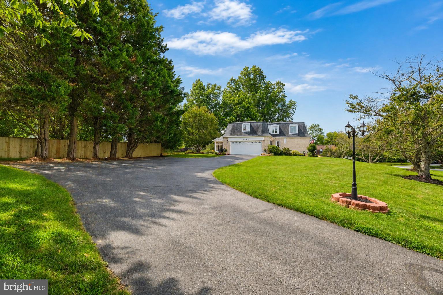 WILLIAMSBURG VILLAGE - Residential