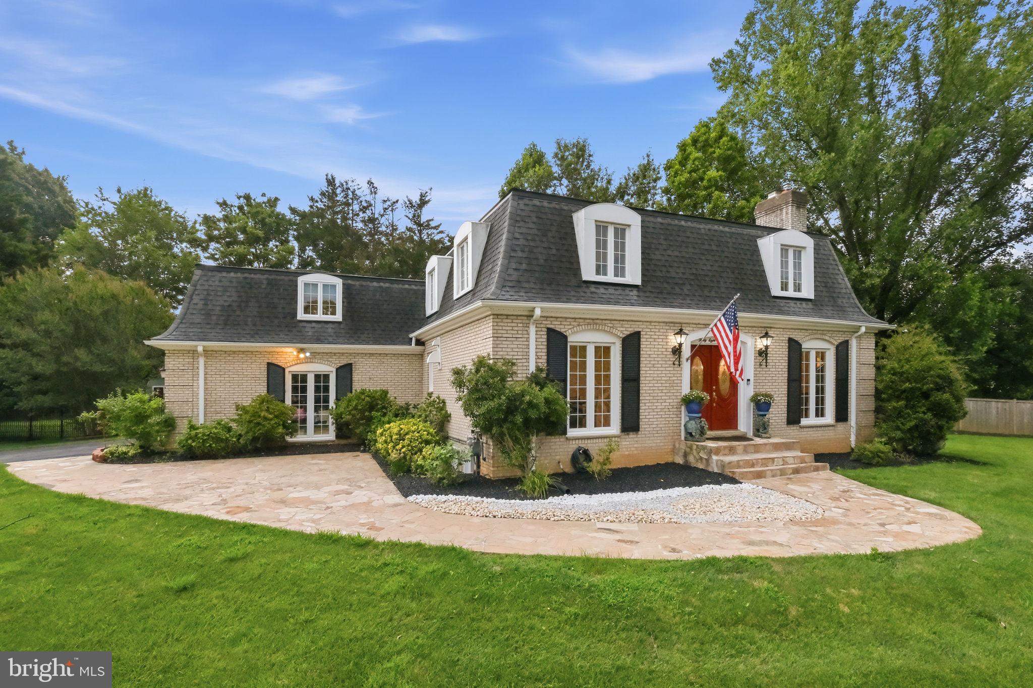 WILLIAMSBURG VILLAGE - Residential