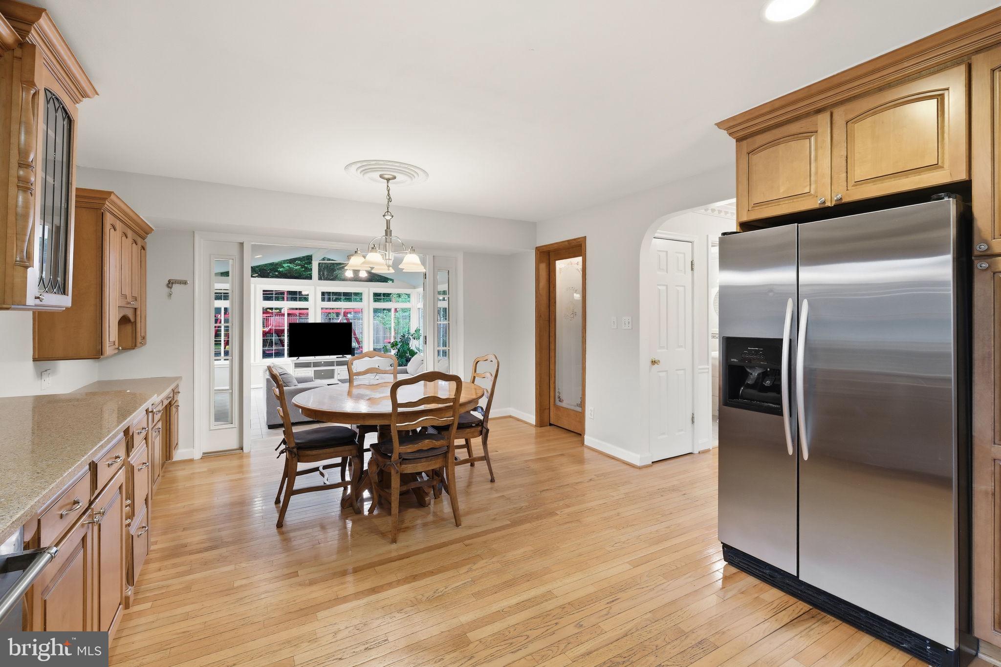 WILLIAMSBURG VILLAGE - Residential