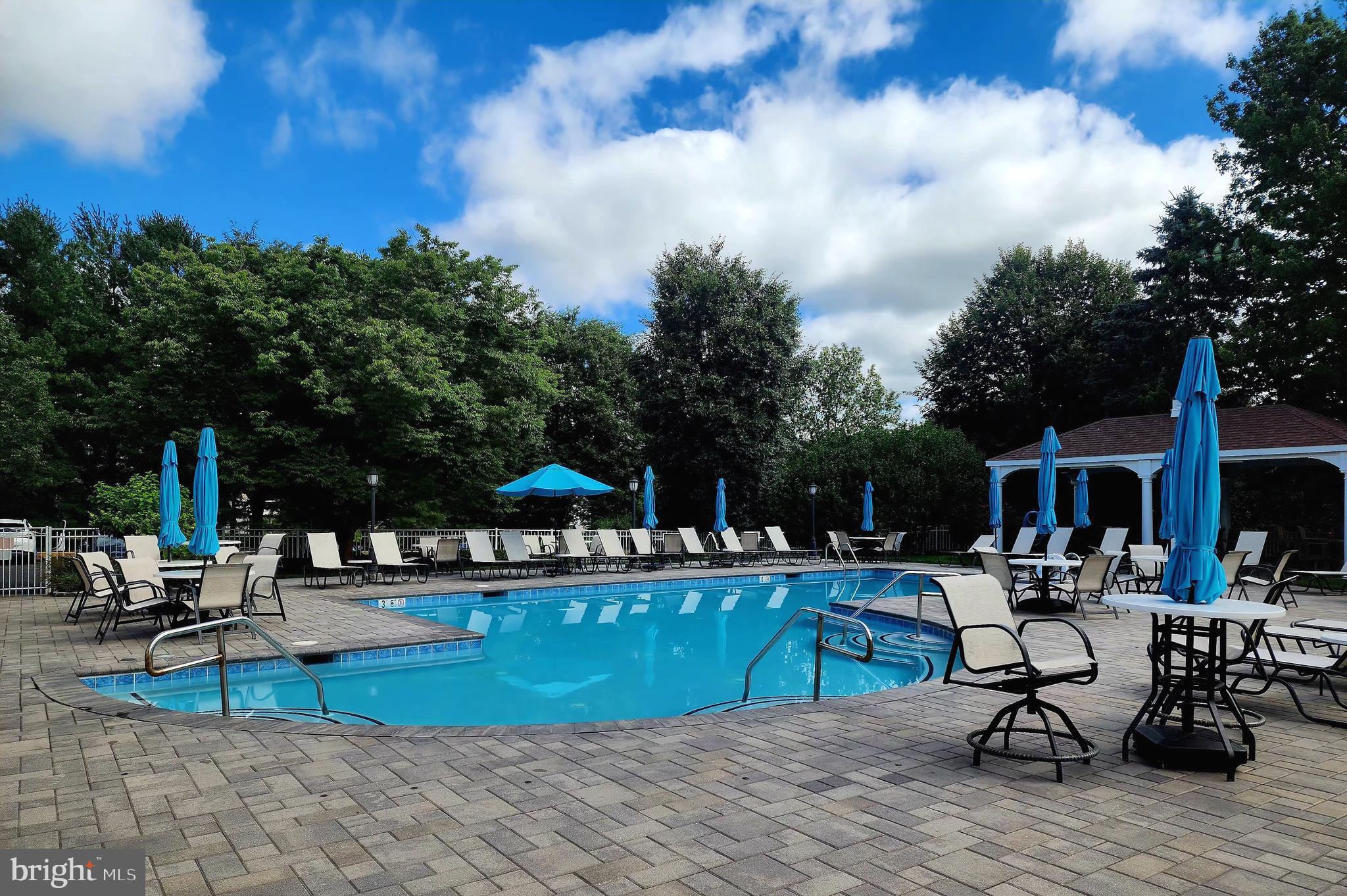 TRADITIONS AT LONGII - Residential