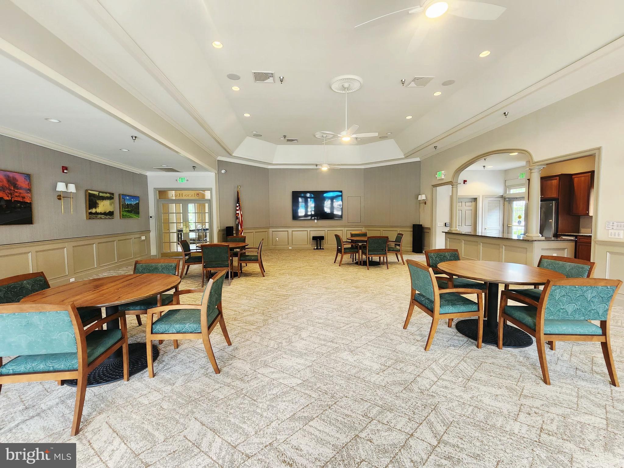 TRADITIONS AT LONGII - Residential