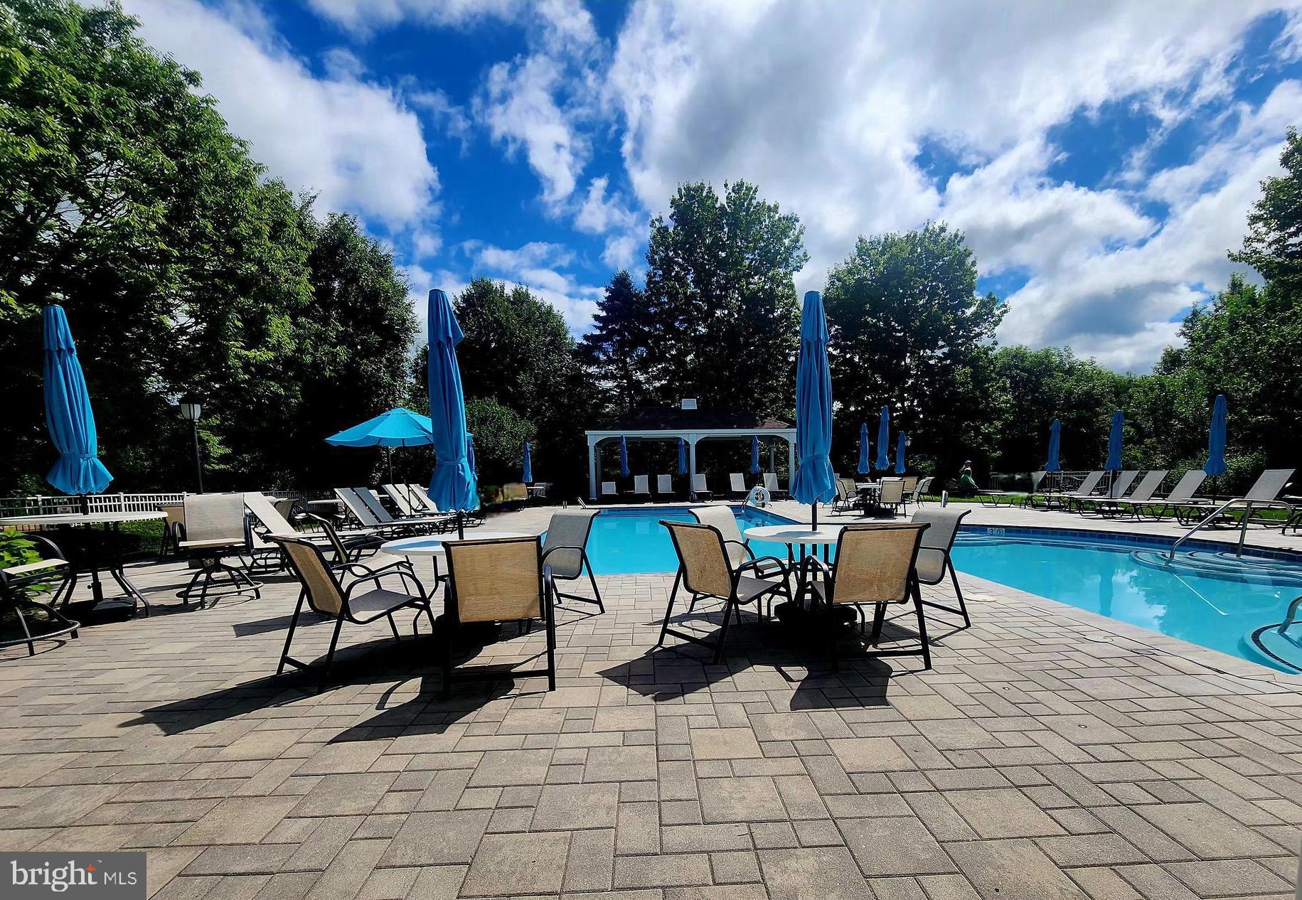 TRADITIONS AT LONGII - Residential
