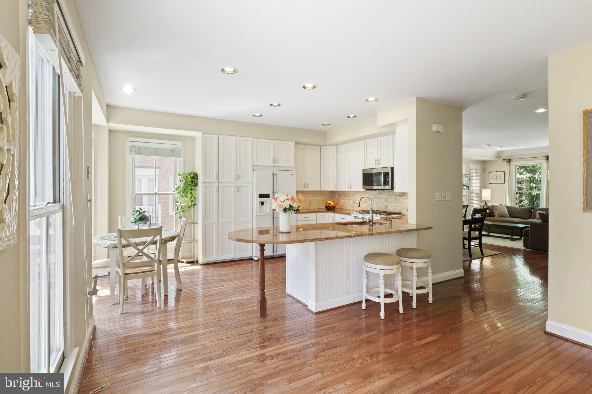 FENWICK COURT - Residential