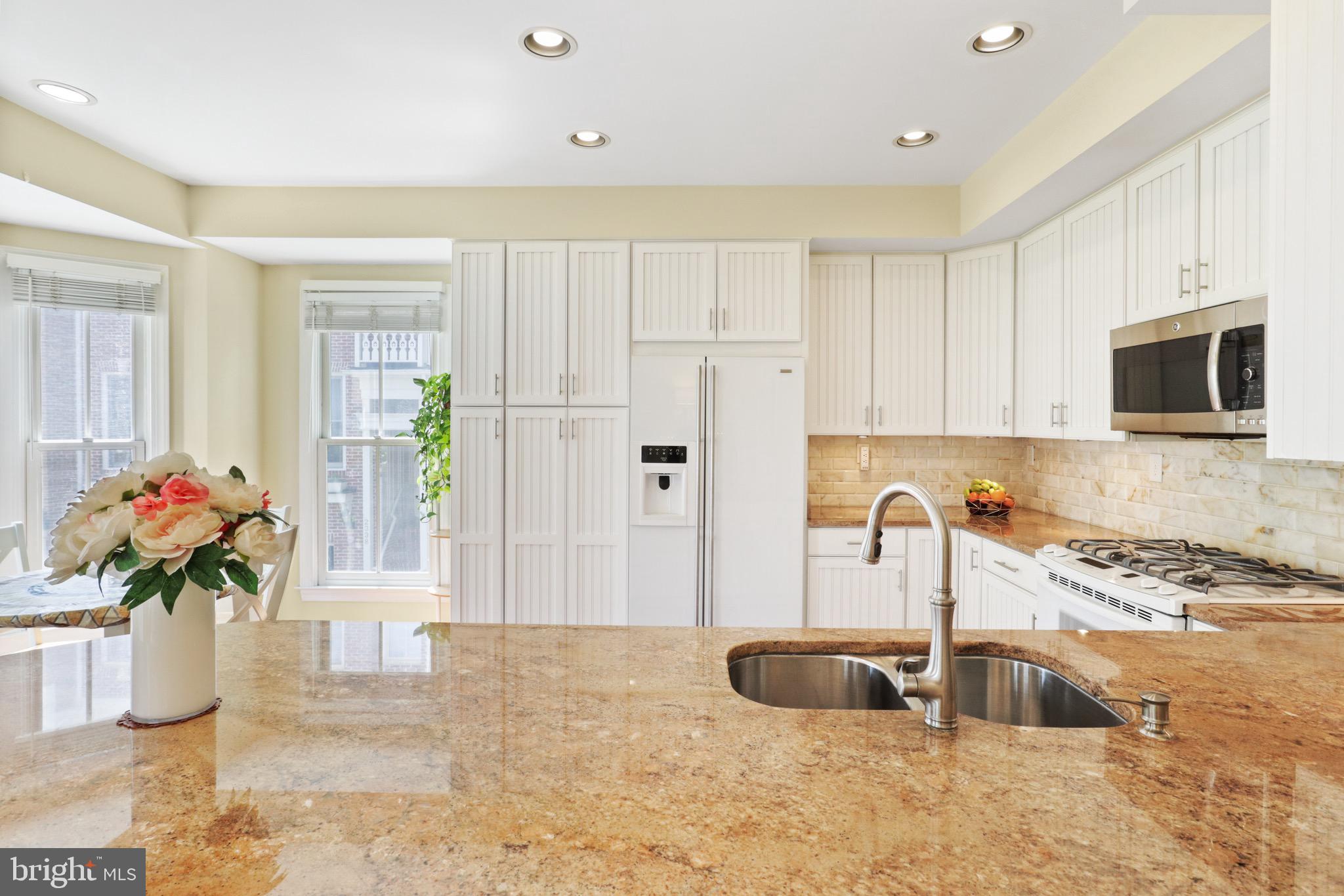 FENWICK COURT - Residential