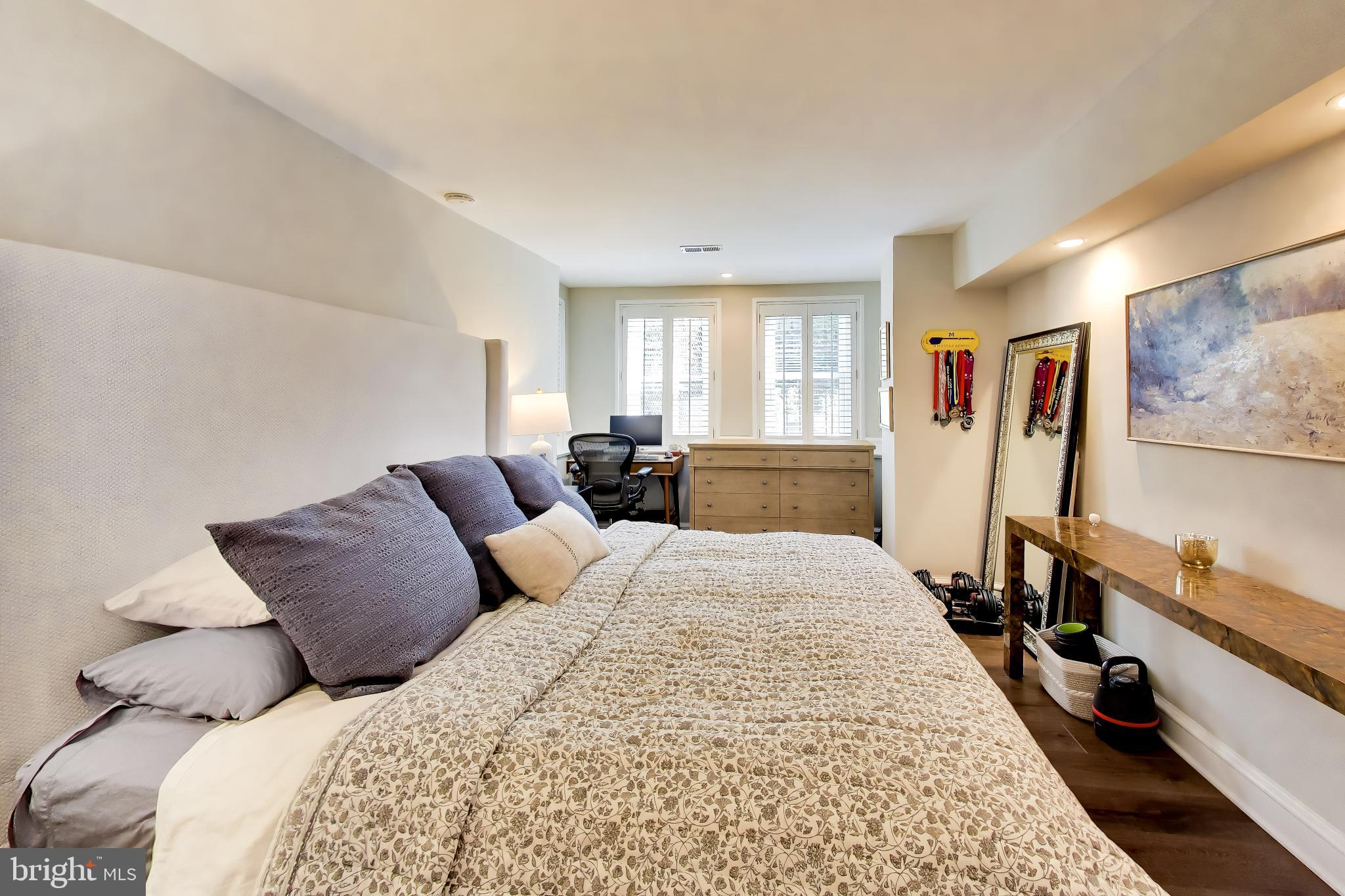 LOGAN CIRCLE - Residential