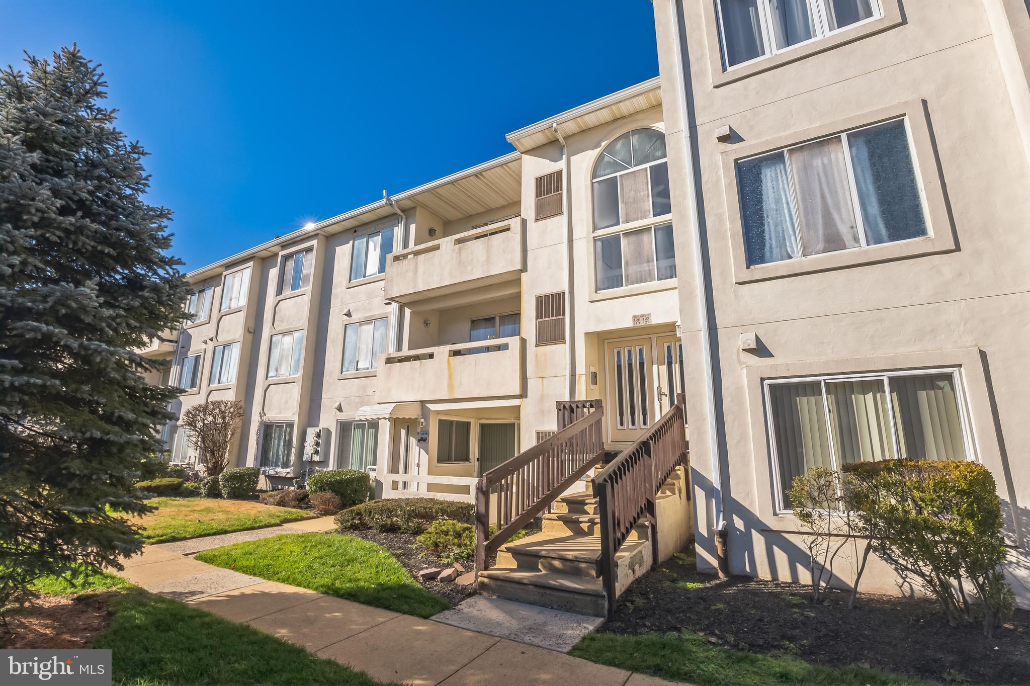 FOUNTAIN POINTE - Residential