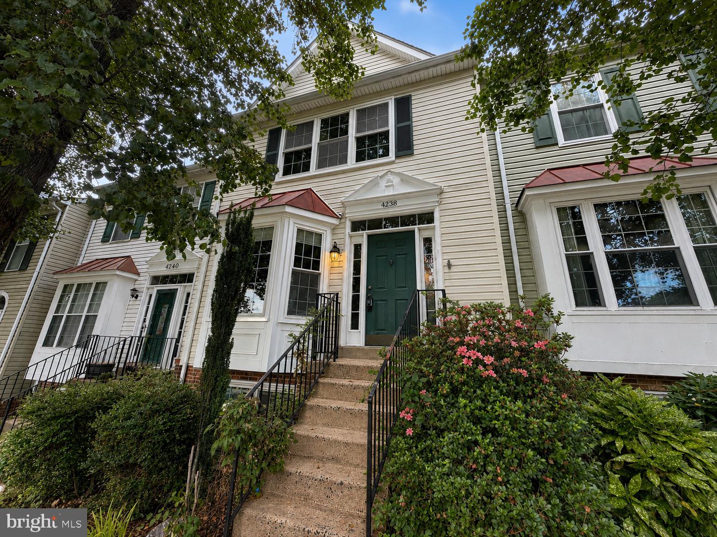 MONTCLAIR MEWS - Residential