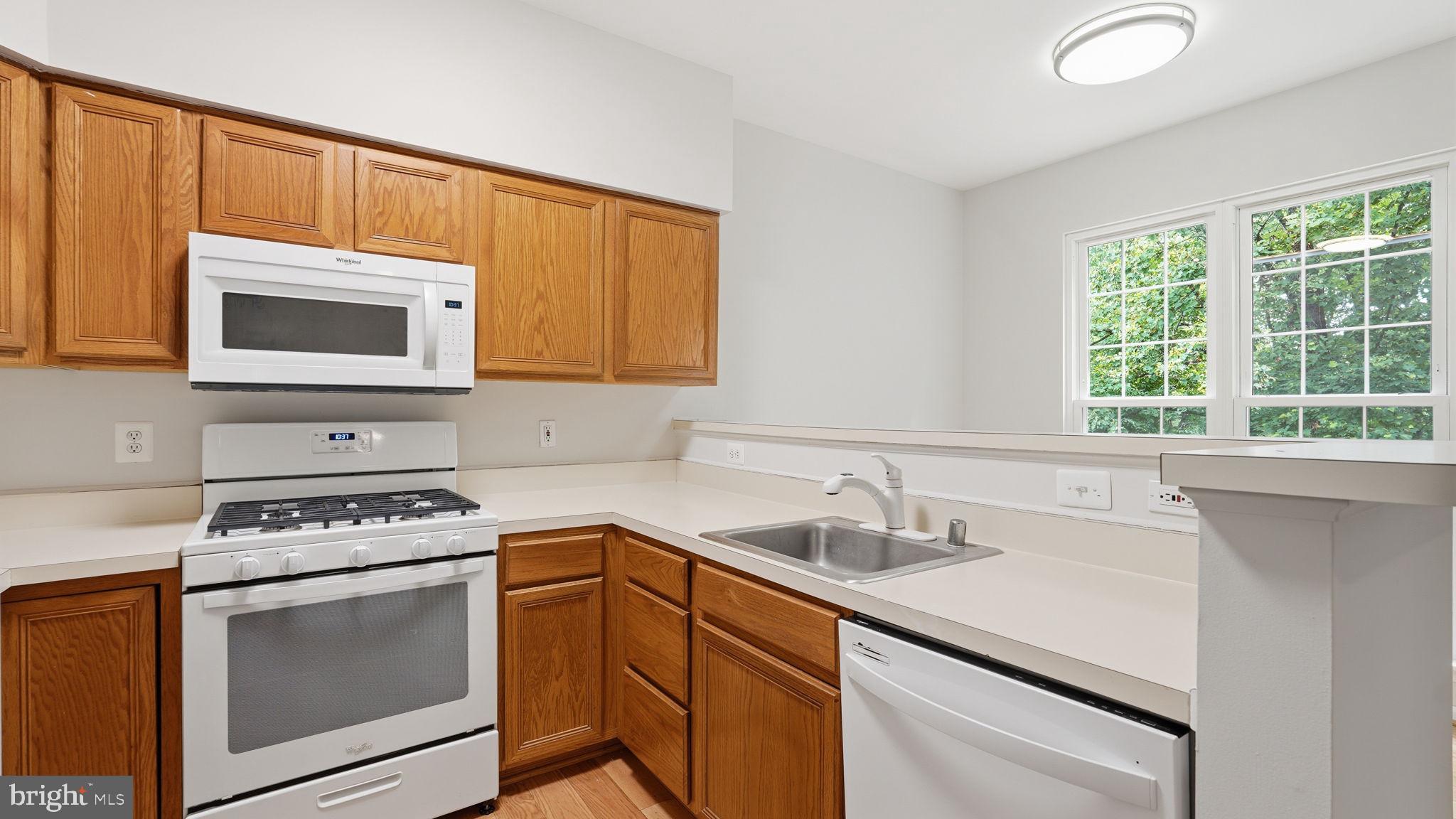 MONTCLAIR MEWS - Residential
