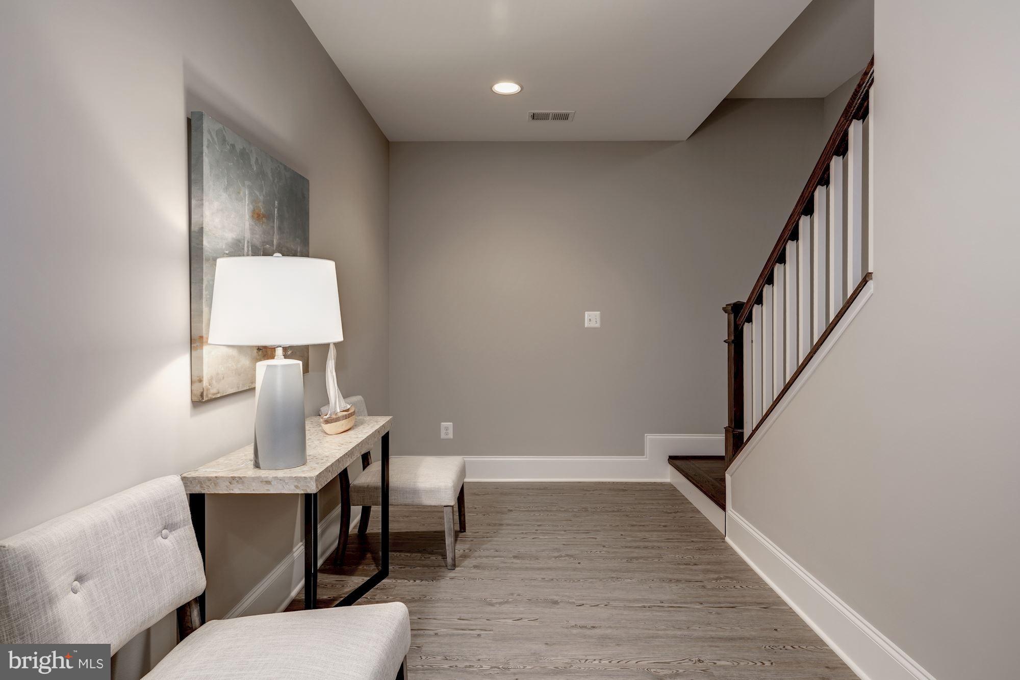COUNTRY CLUB - Residential