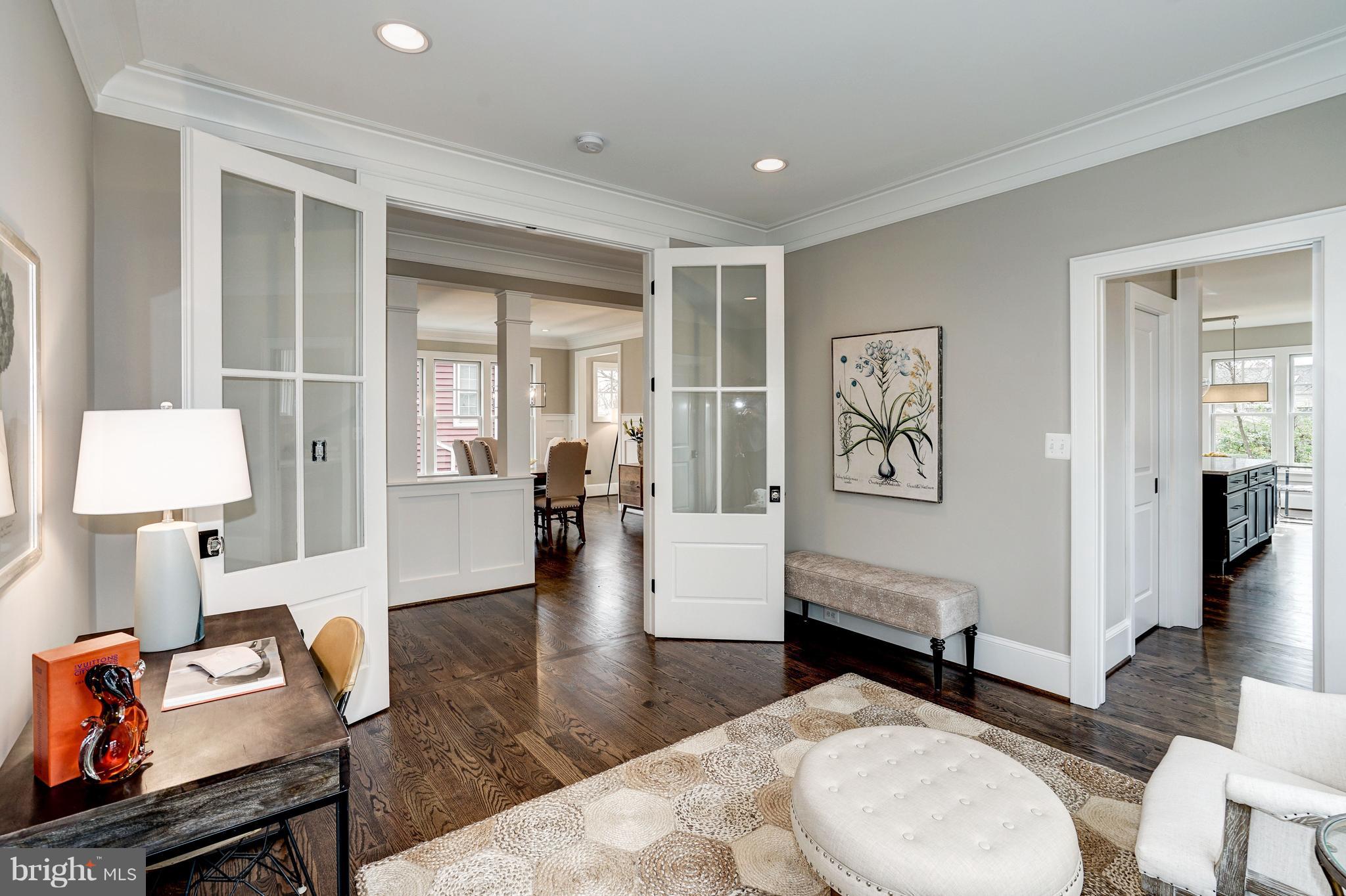 COUNTRY CLUB - Residential