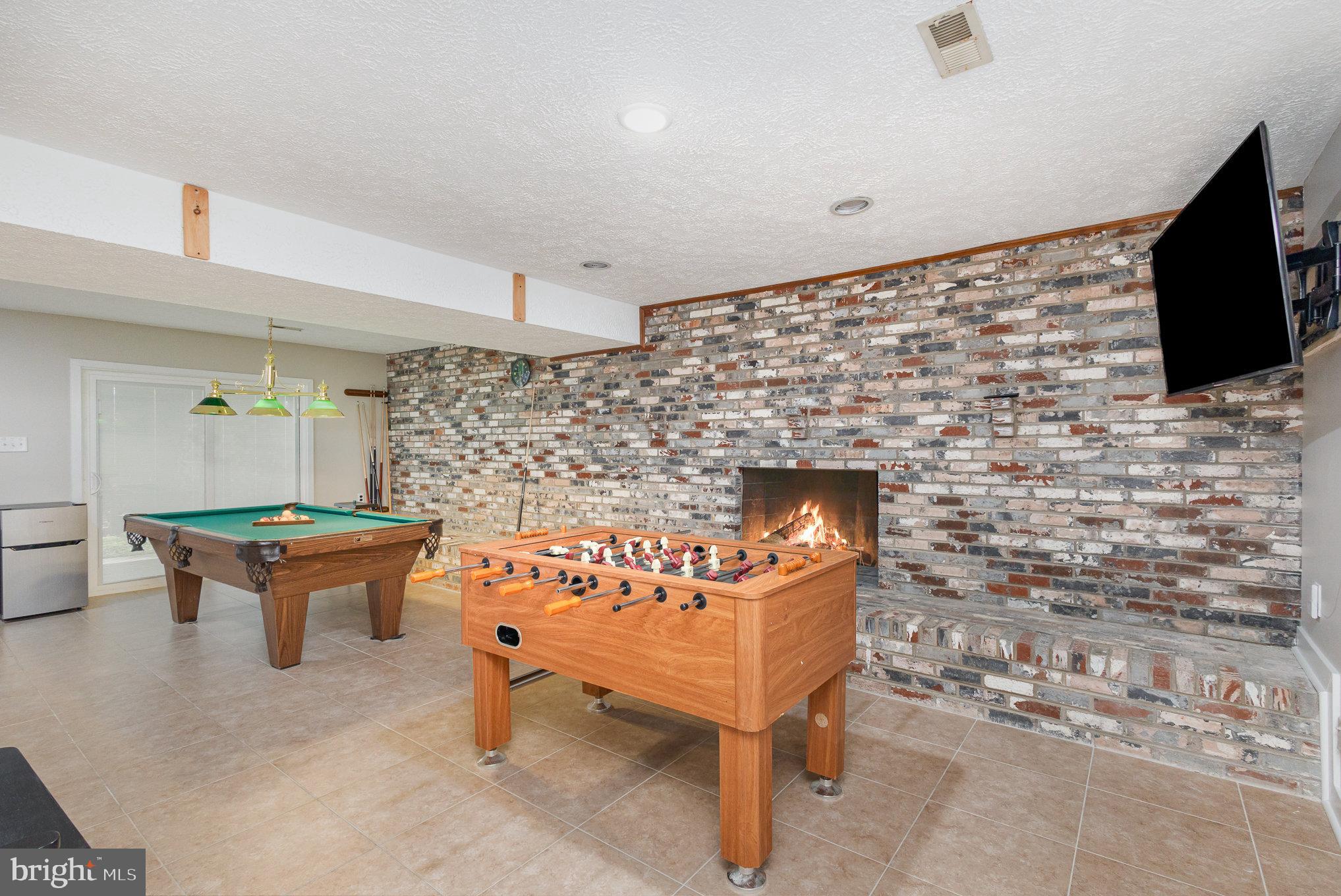 COUNTRY WOOD ESTATES - Residential Lease