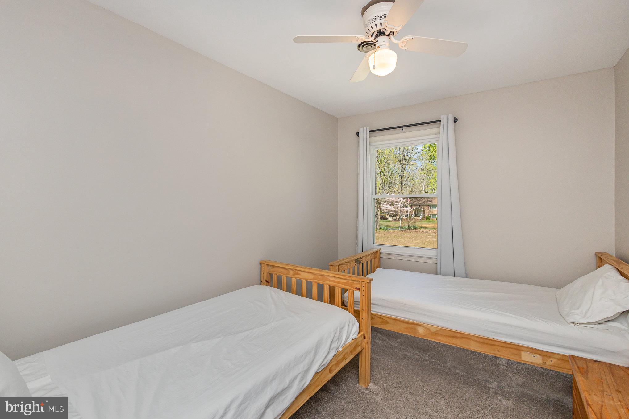 COUNTRY WOOD ESTATES - Residential Lease