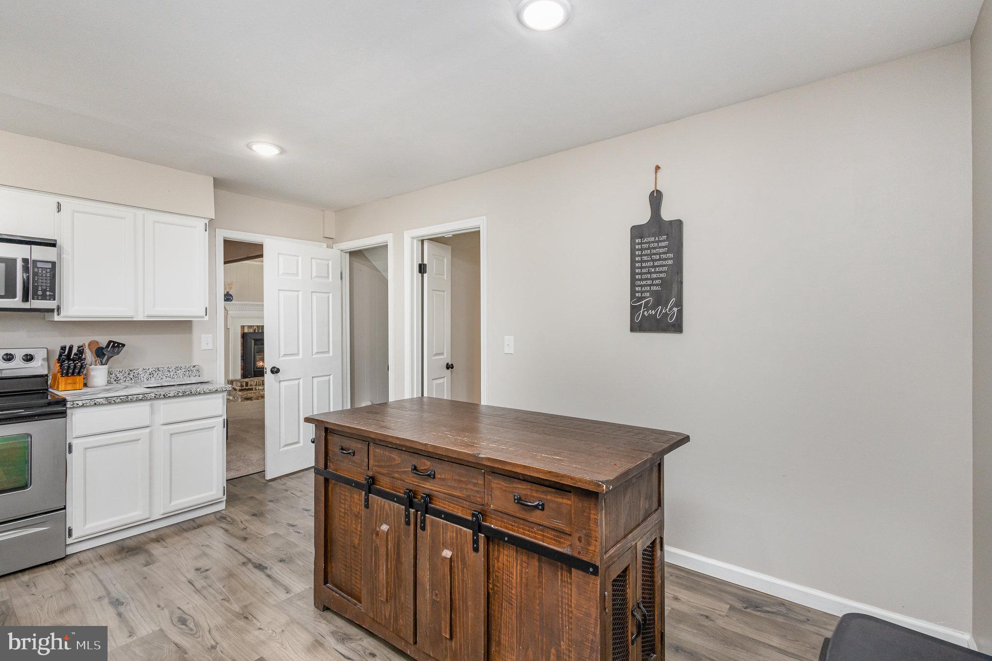 COUNTRY WOOD ESTATES - Residential Lease