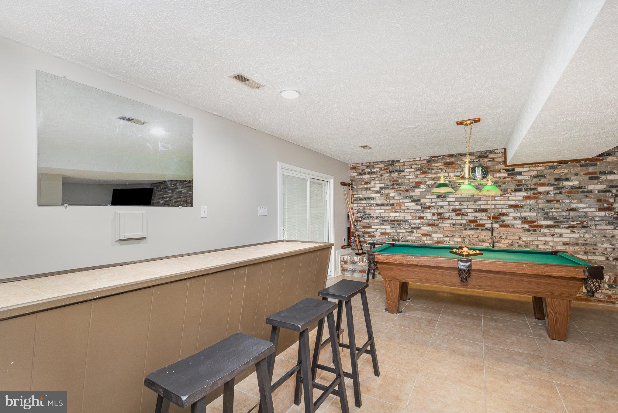 COUNTRY WOOD ESTATES - Residential Lease
