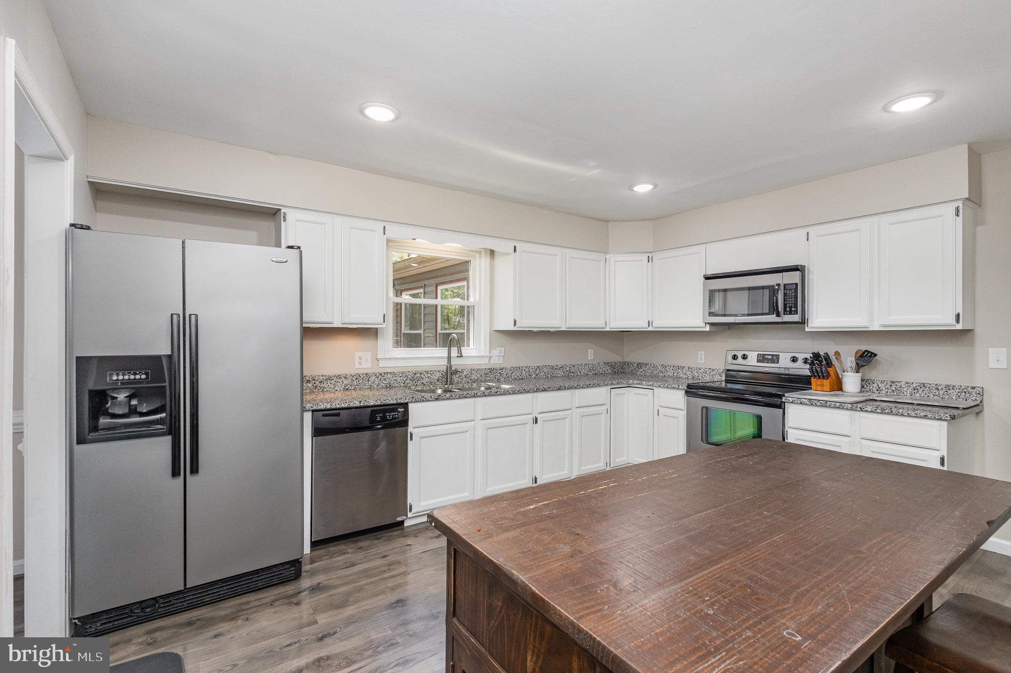 COUNTRY WOOD ESTATES - Residential Lease